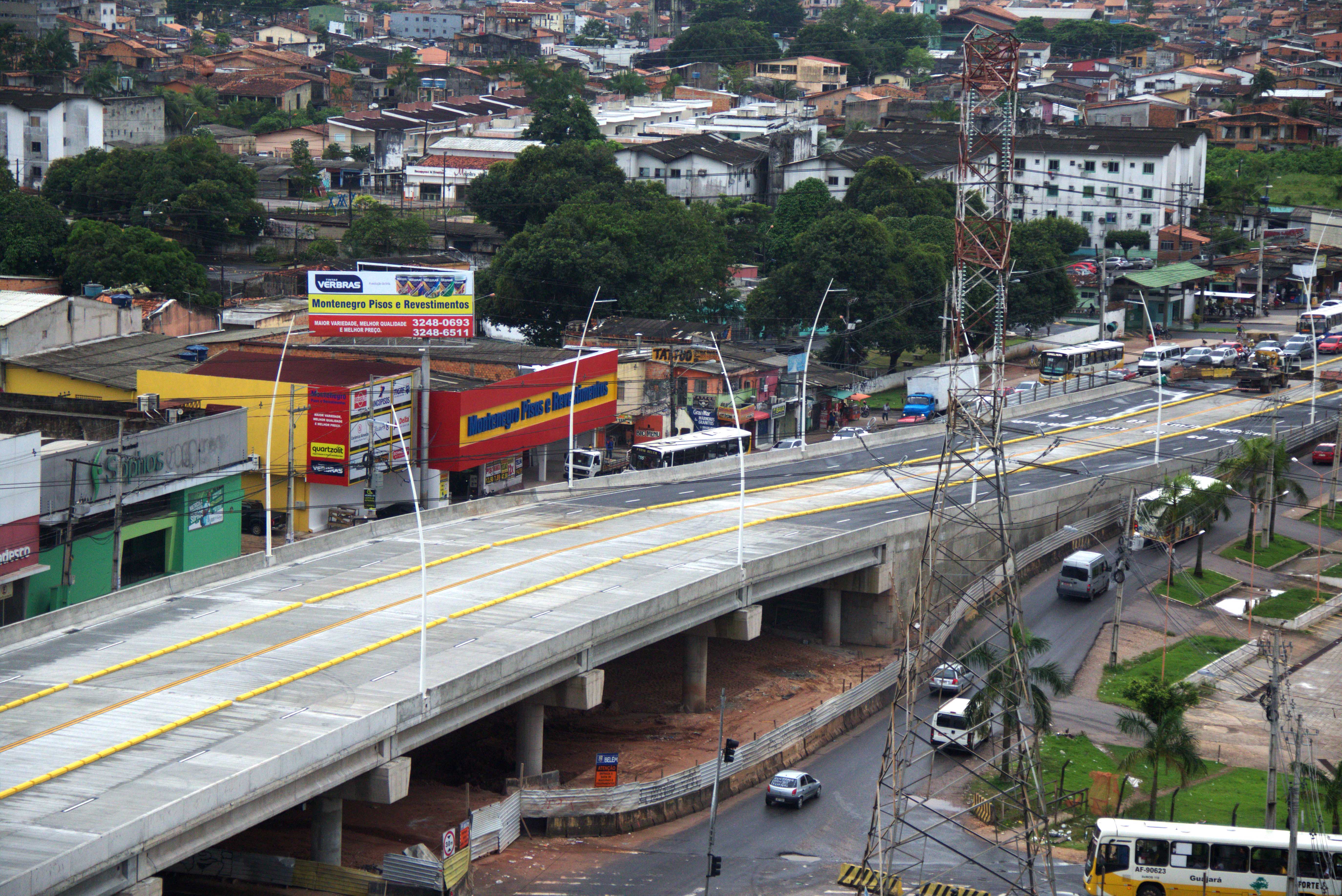 Área embaixo do viaduto da Av. Augusto Montenegro começa a ser preparada para interdição