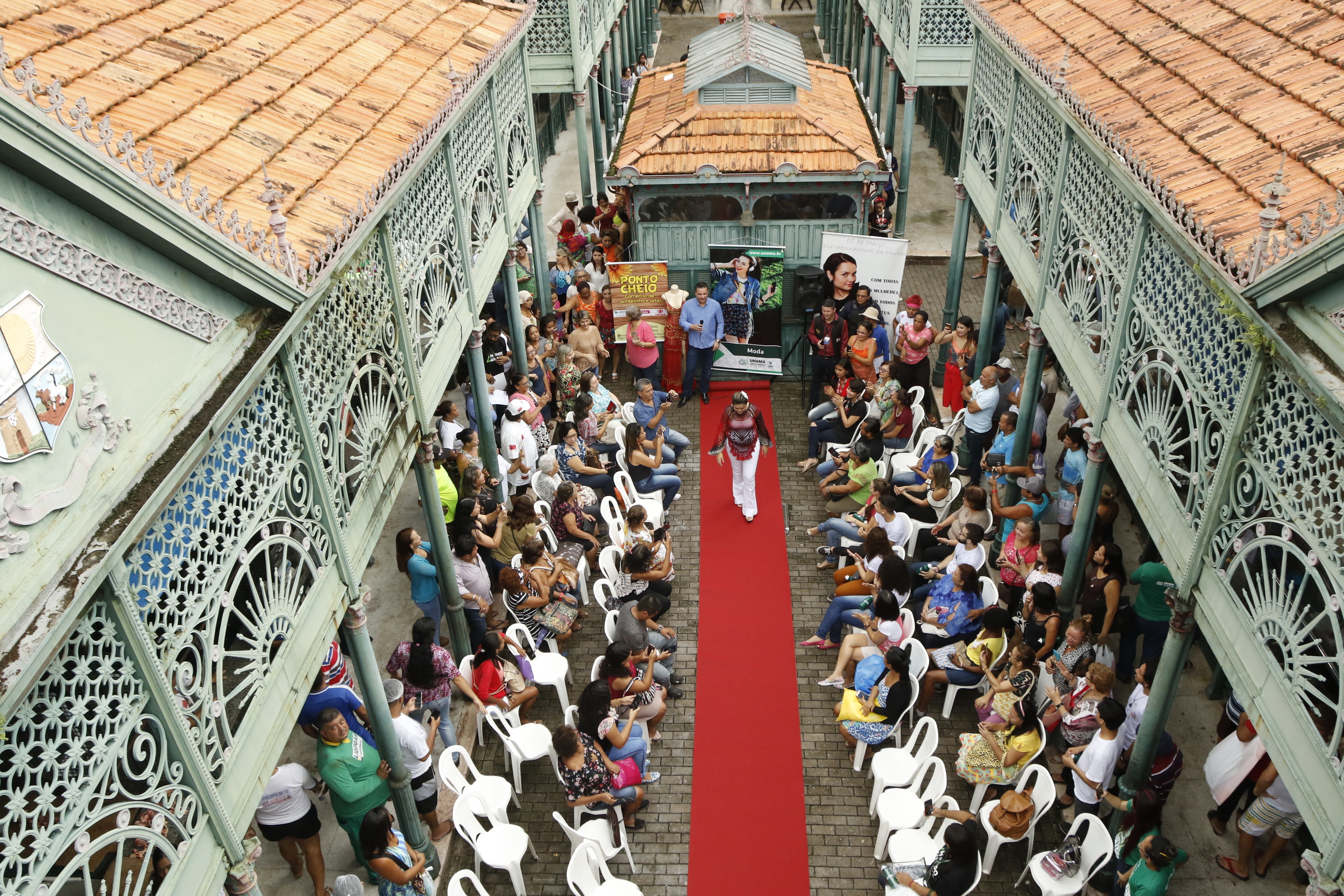 Projeto Musa promove desfile de peças em crochê e movimenta Mercado de Carne
