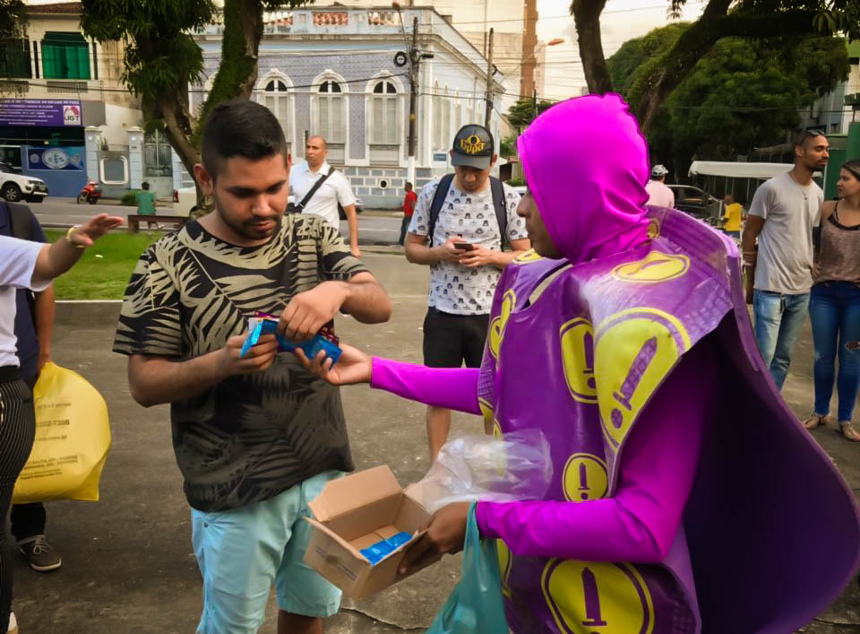Projeto "Corujão da Saúde" atende trabalhadoras sexuais de Belém