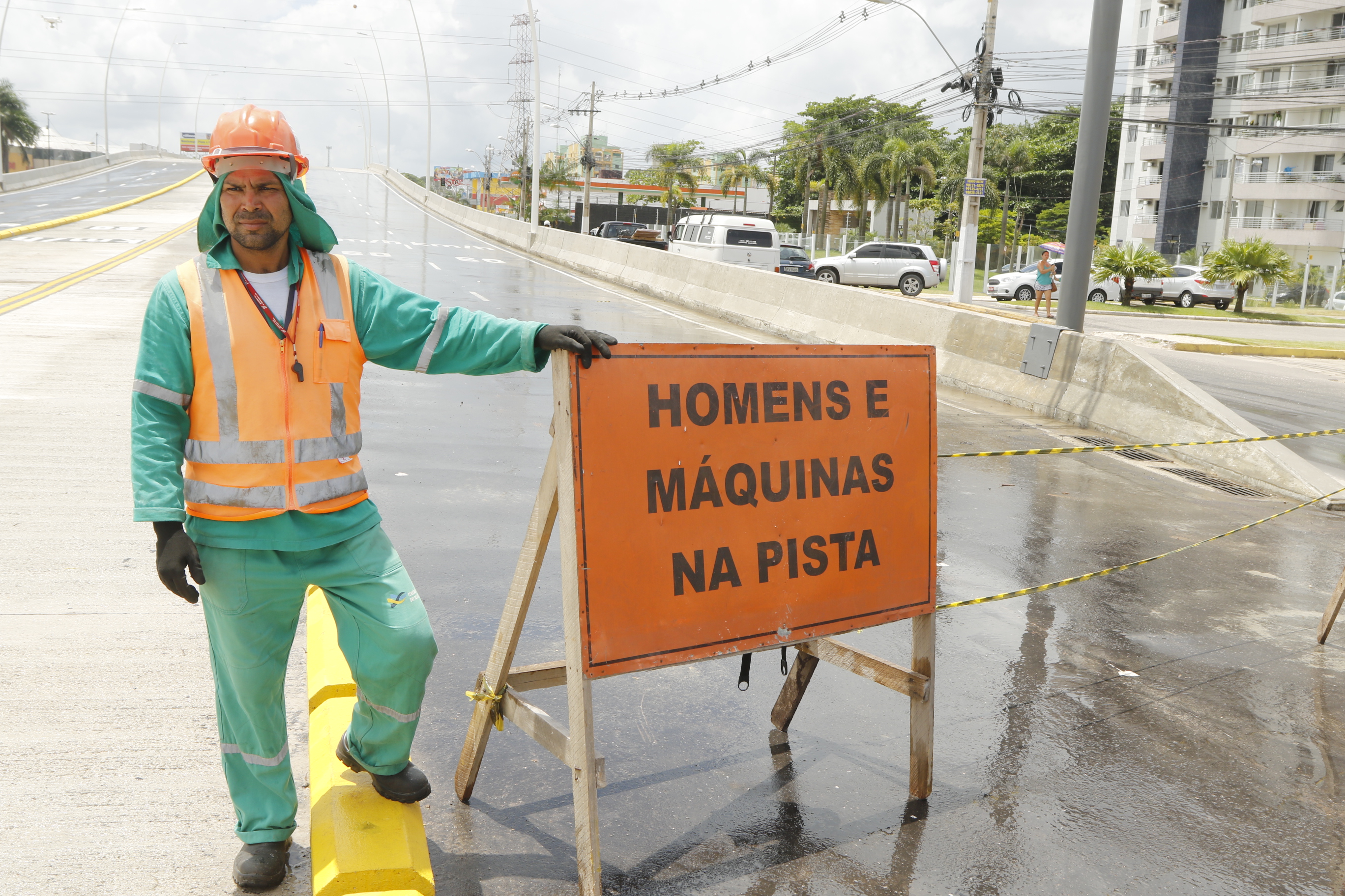 Trânsito sobre o novo elevado da avenida Augusto Montenegro é liberado