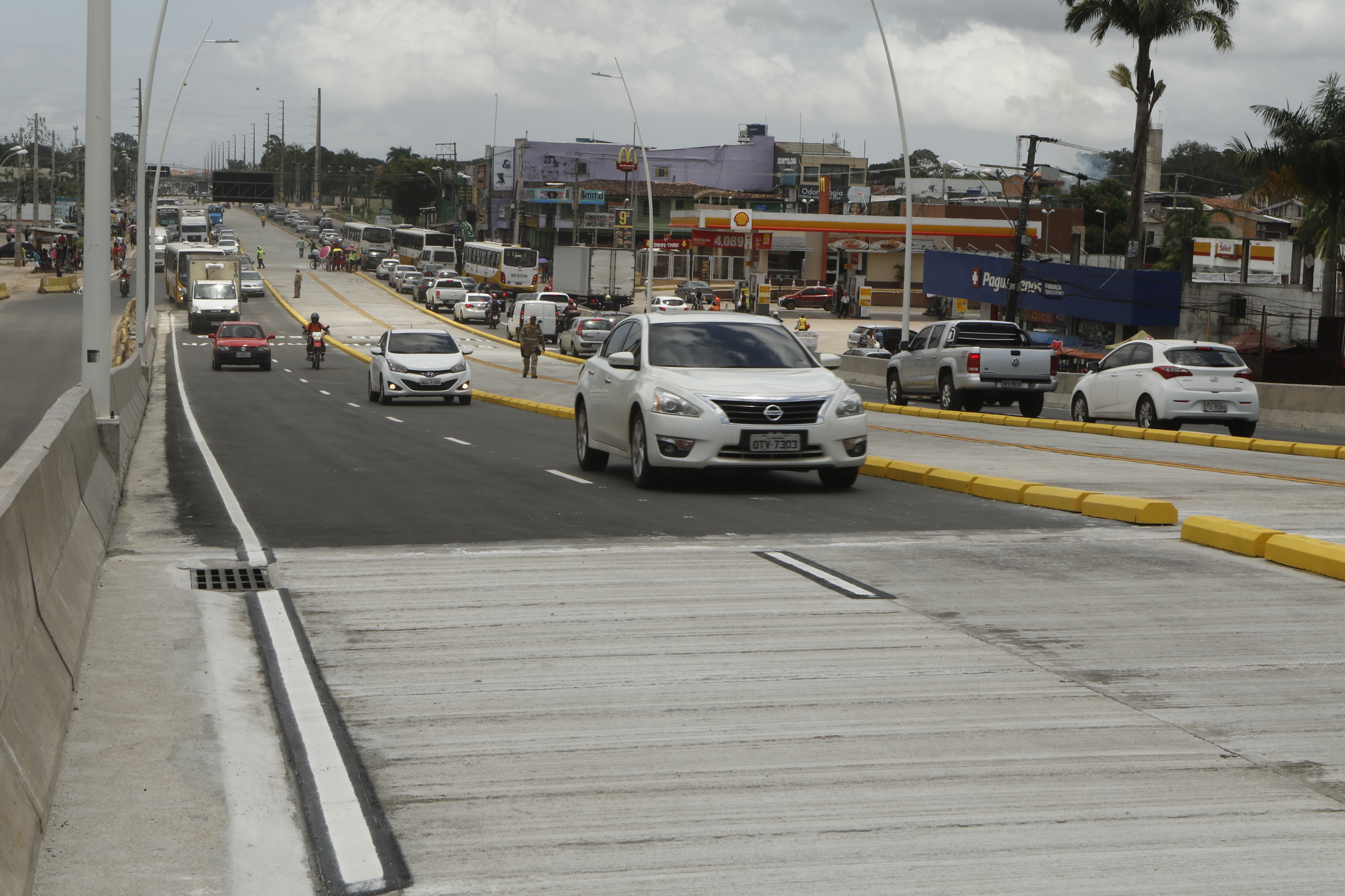 Trânsito sobre o novo elevado da avenida Augusto Montenegro é liberado