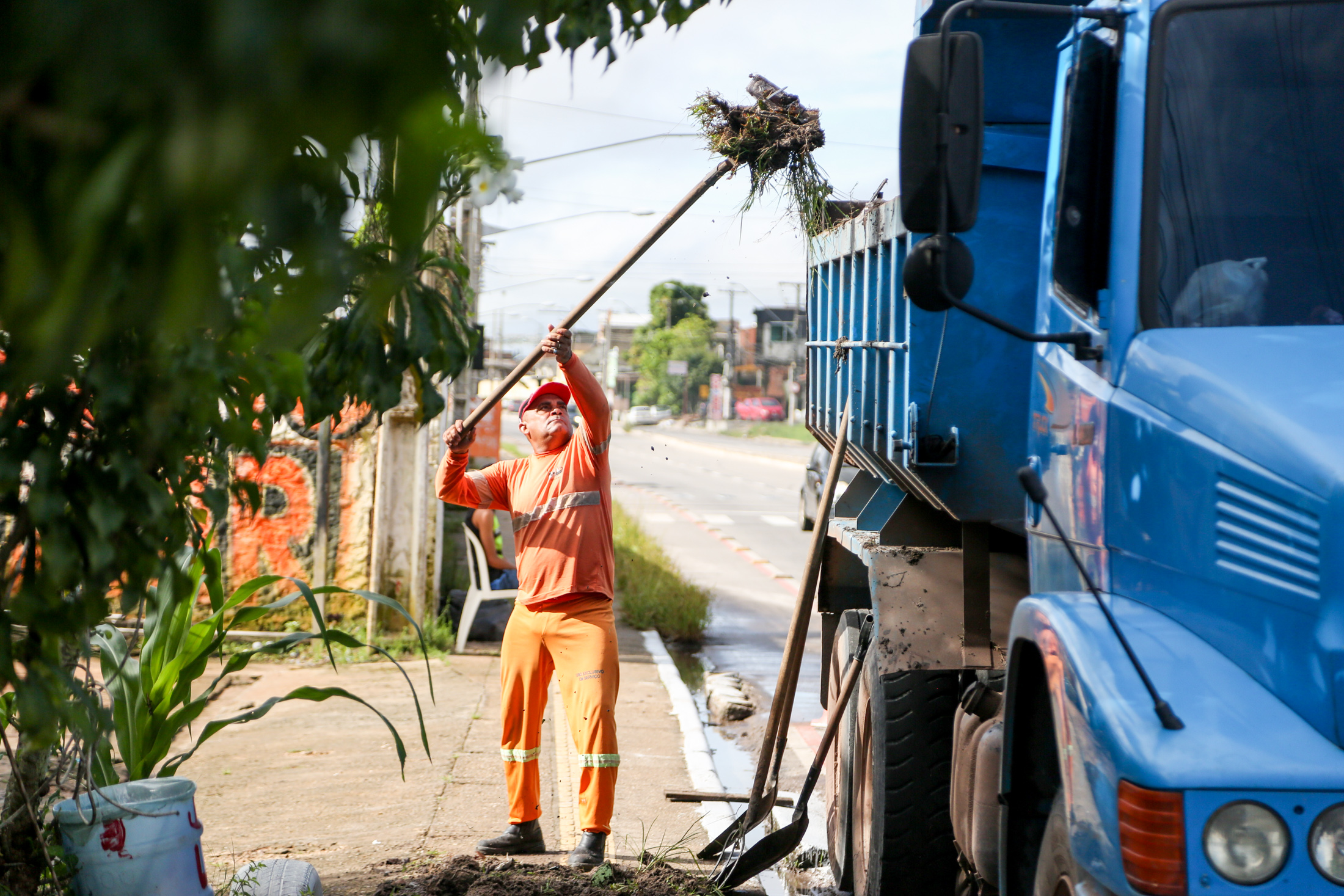 Prefeitura de Belém ajuda moradores da Terra Firme a manter área verde