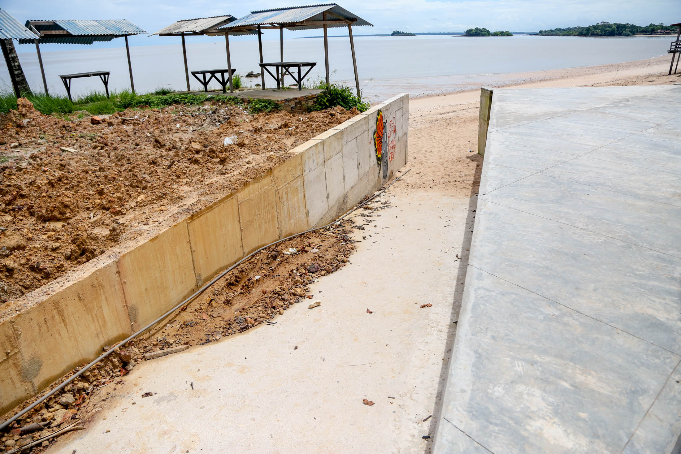 Obras de prevenção à erosão em Mosqueiro avançam em três praias