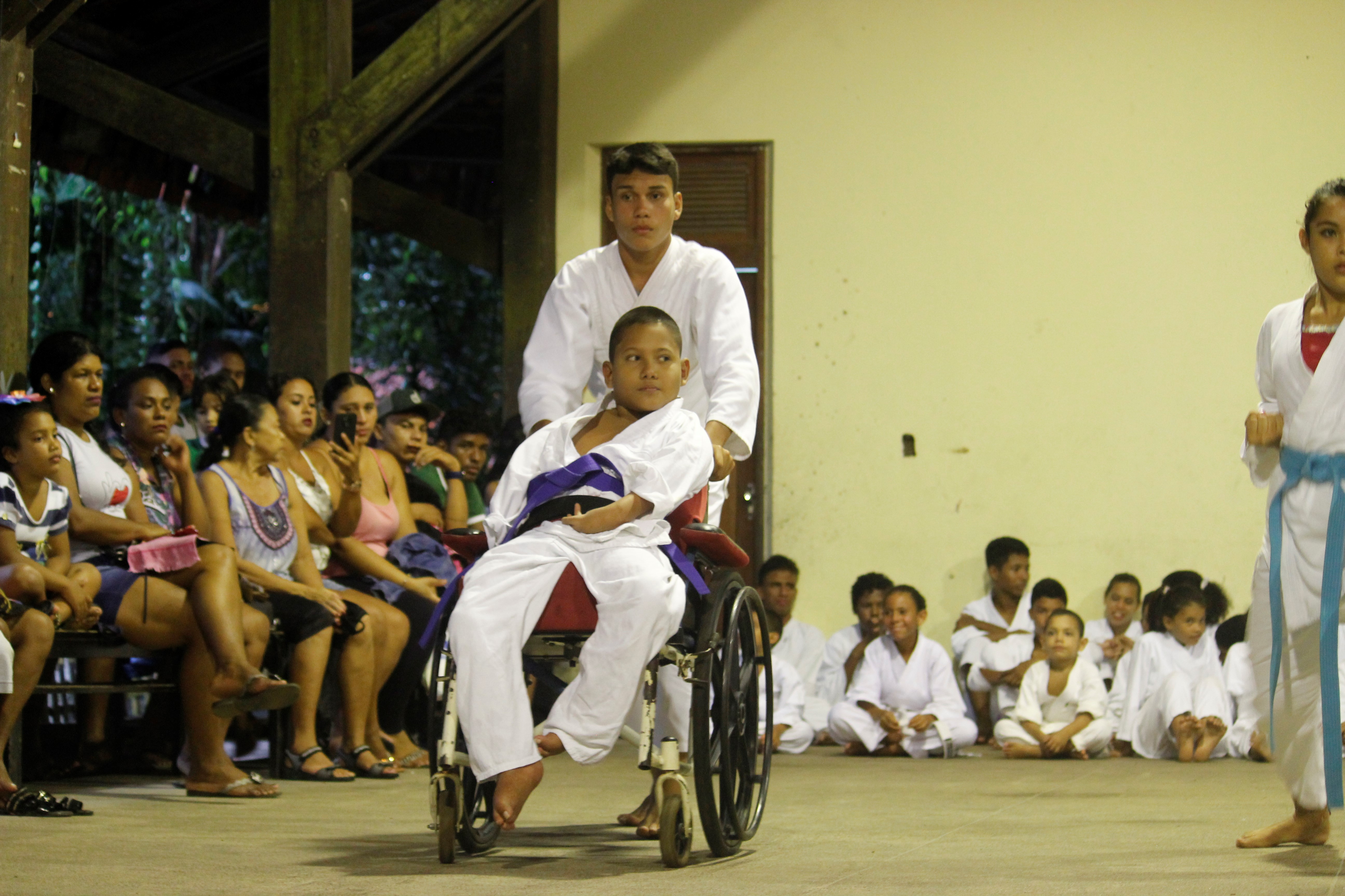 Projeto de Karatê da Funbosque realiza exame de faixa