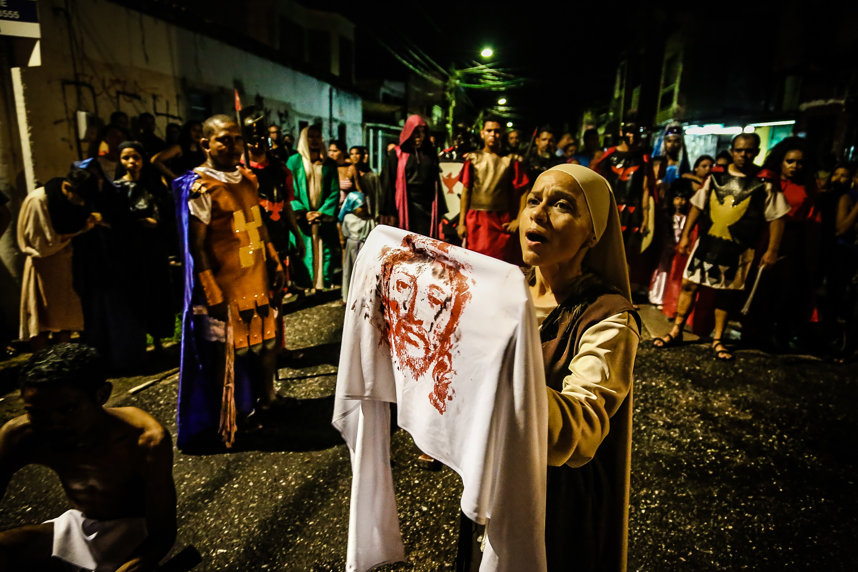 Encenação da Paixão de Cristo emociona moradores da Condor