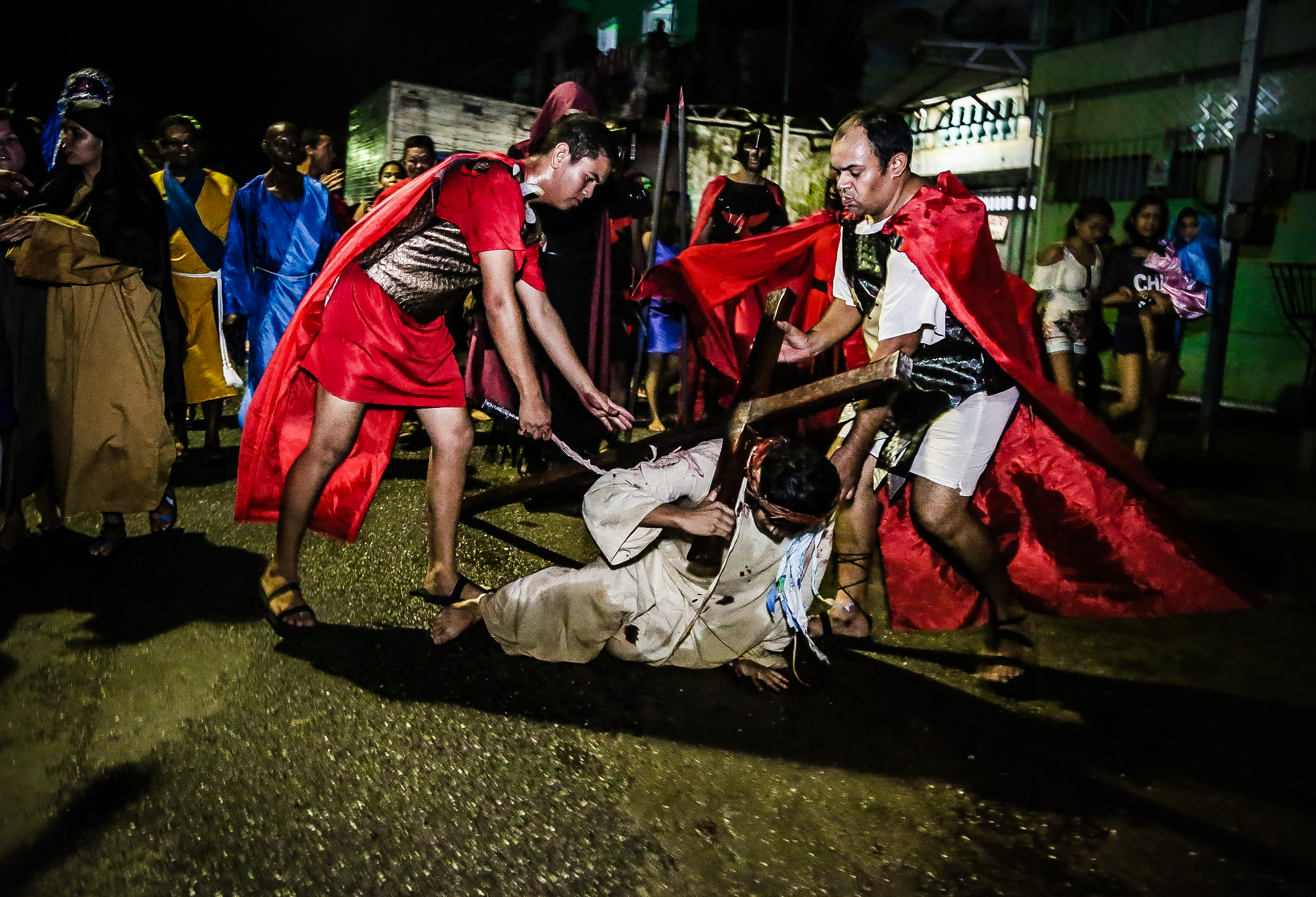 Encenação da Paixão de Cristo emociona moradores da Condor