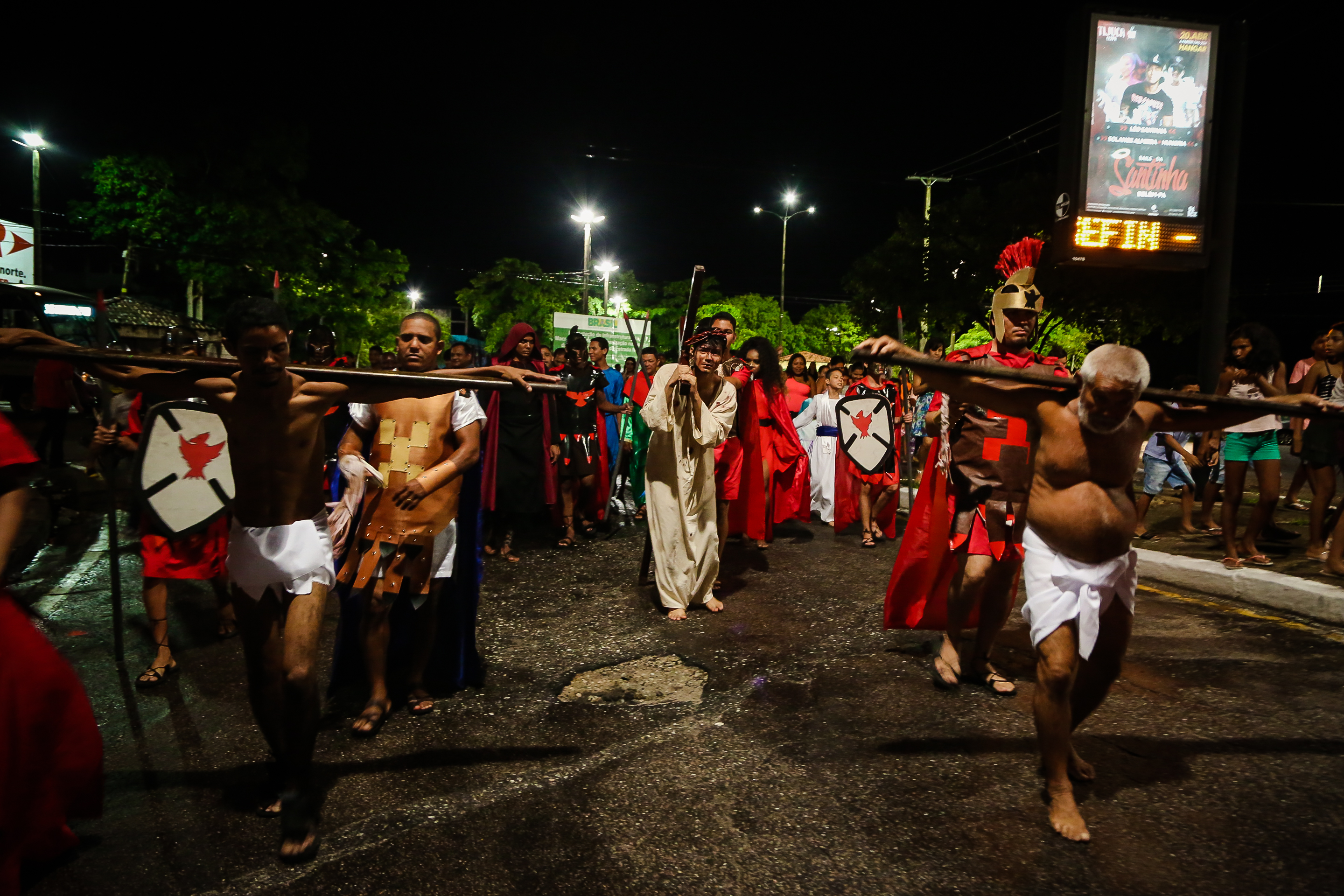 Encenação da Paixão de Cristo emociona moradores da Condor