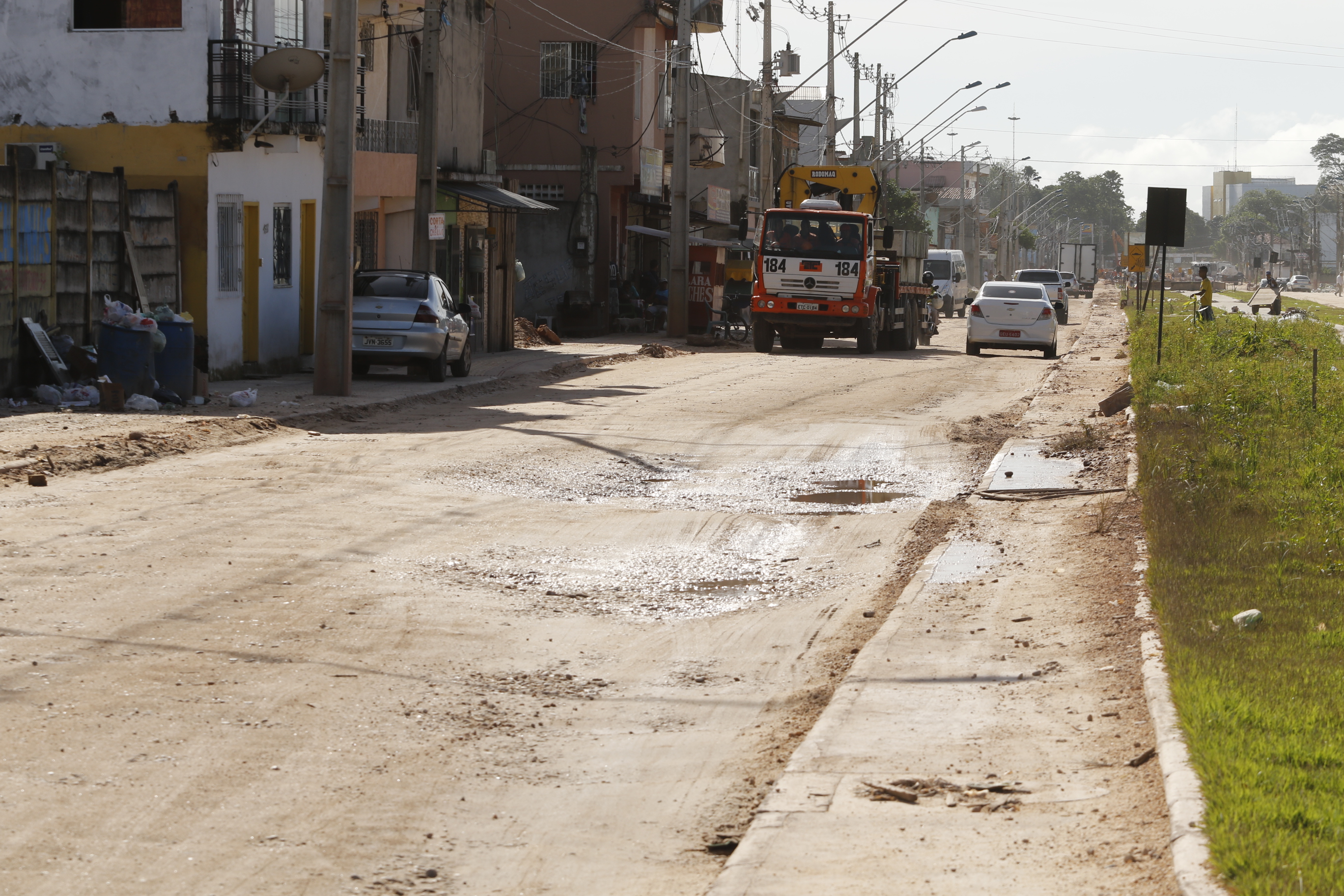 Avanço de obras altera trânsito na avenida Bernardo Sayão
