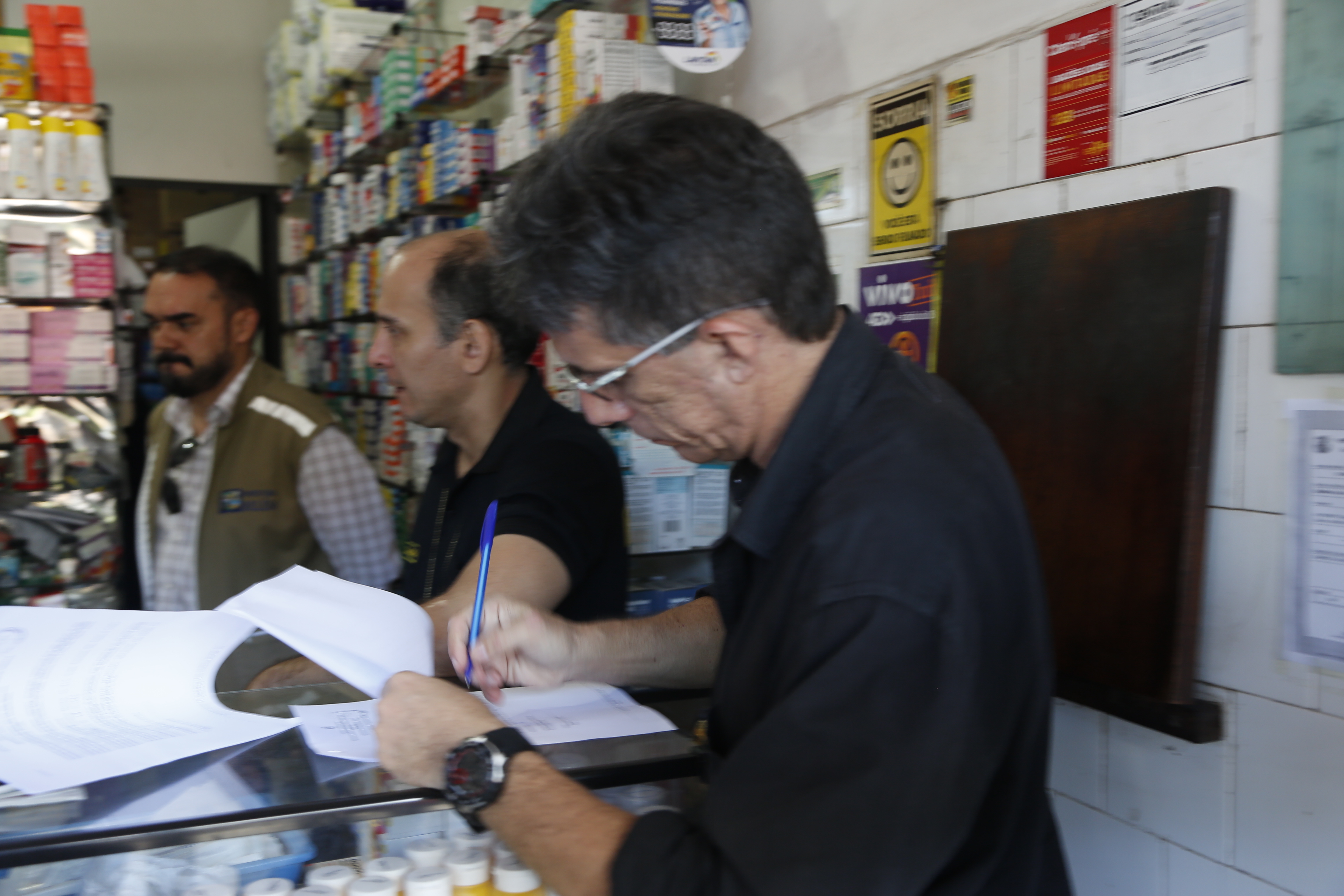 Vigilância Sanitária combate venda ilegal de medicamentos e anabolizantes
