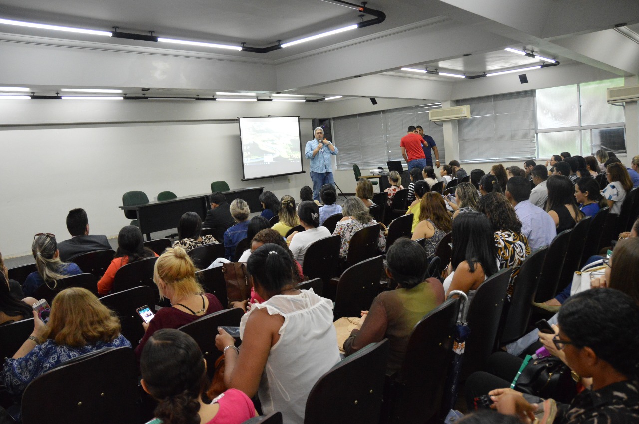Gestores das unidades de saúde do município participam de seminário
