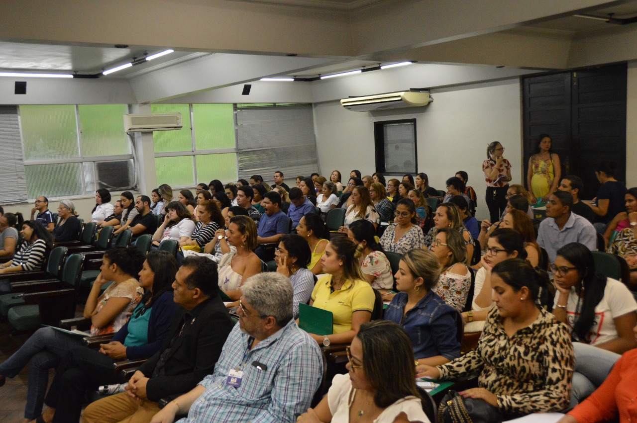 Gestores das unidades de saúde do município participam de seminário