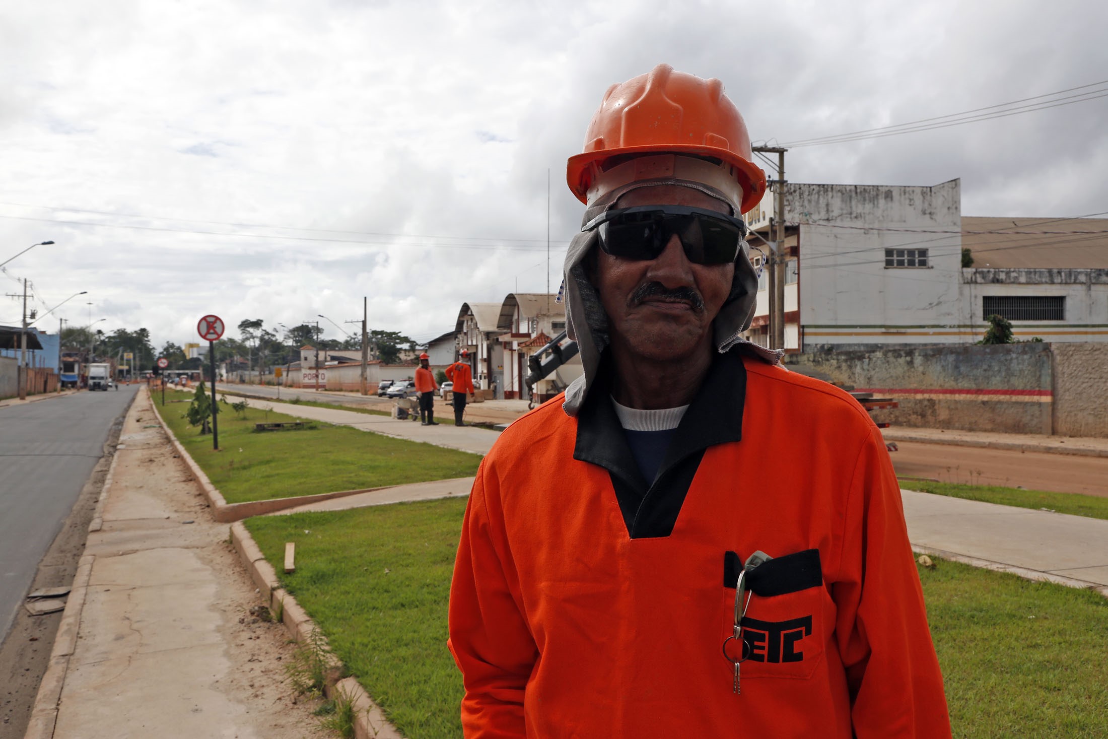 Dono de porto oferece café da manhã aos operários das obras da Bernardo Sayão
