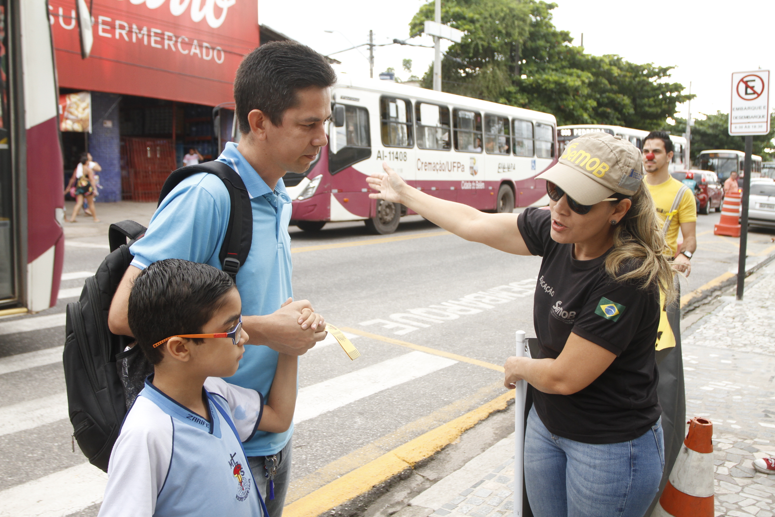Semobinho educa alunos de escola do Guamá para travessia segura