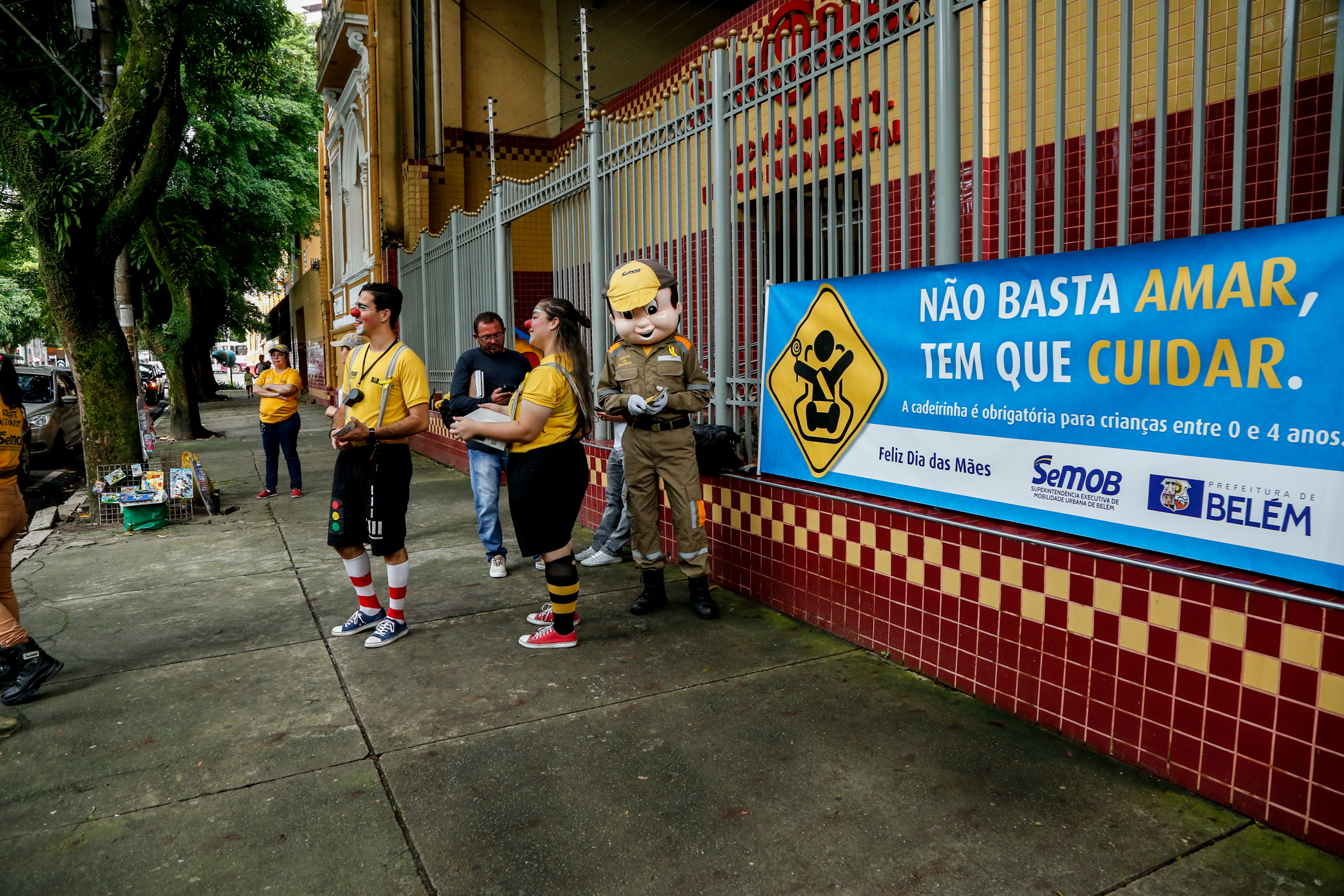 Cuidados com crianças no trânsito são tema de blitz educativa do Dia das Mães
