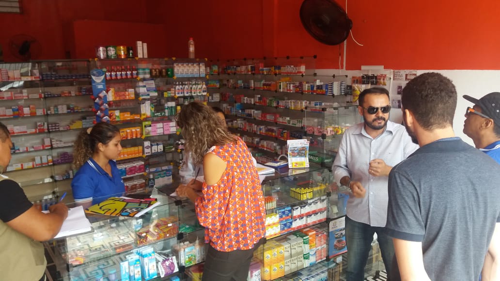 Vigilância sanitária interdita duas farmácias em Belém