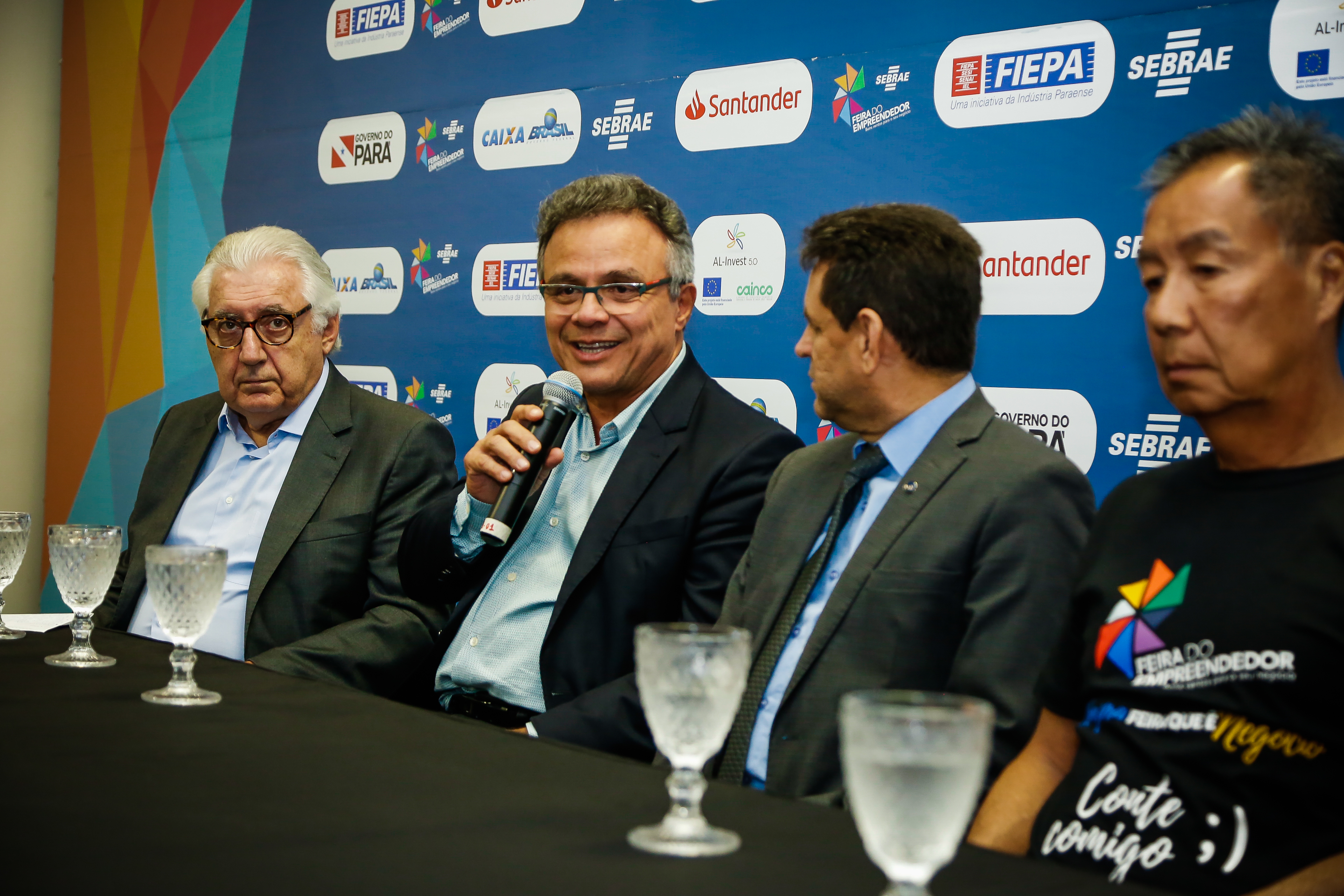 Prefeito assina decretos que impulsionam o mercado empreendedor de Belém