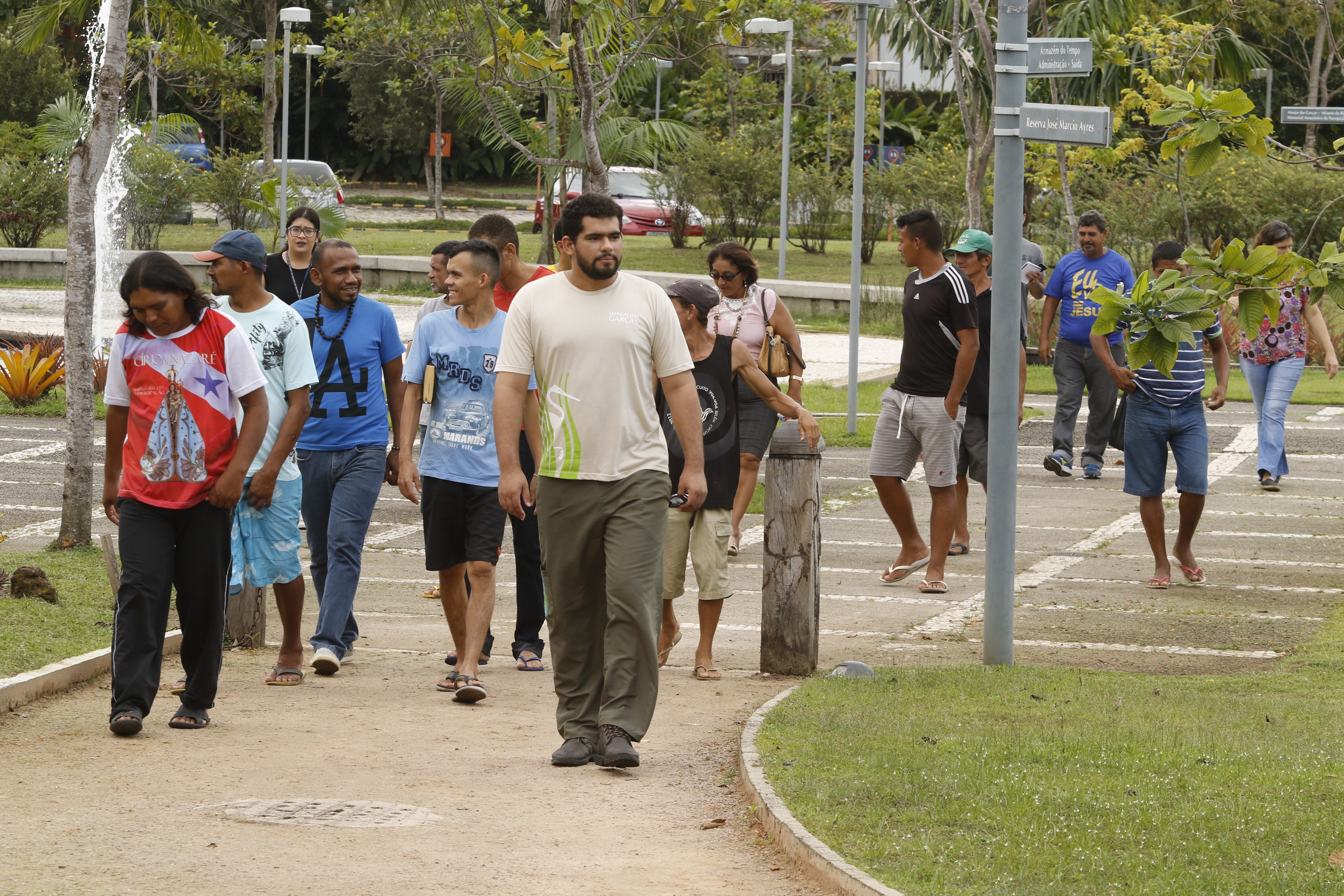 Usuários acolhidos pelos serviços da Prefeitura de Belém visitam Mangal das Garças