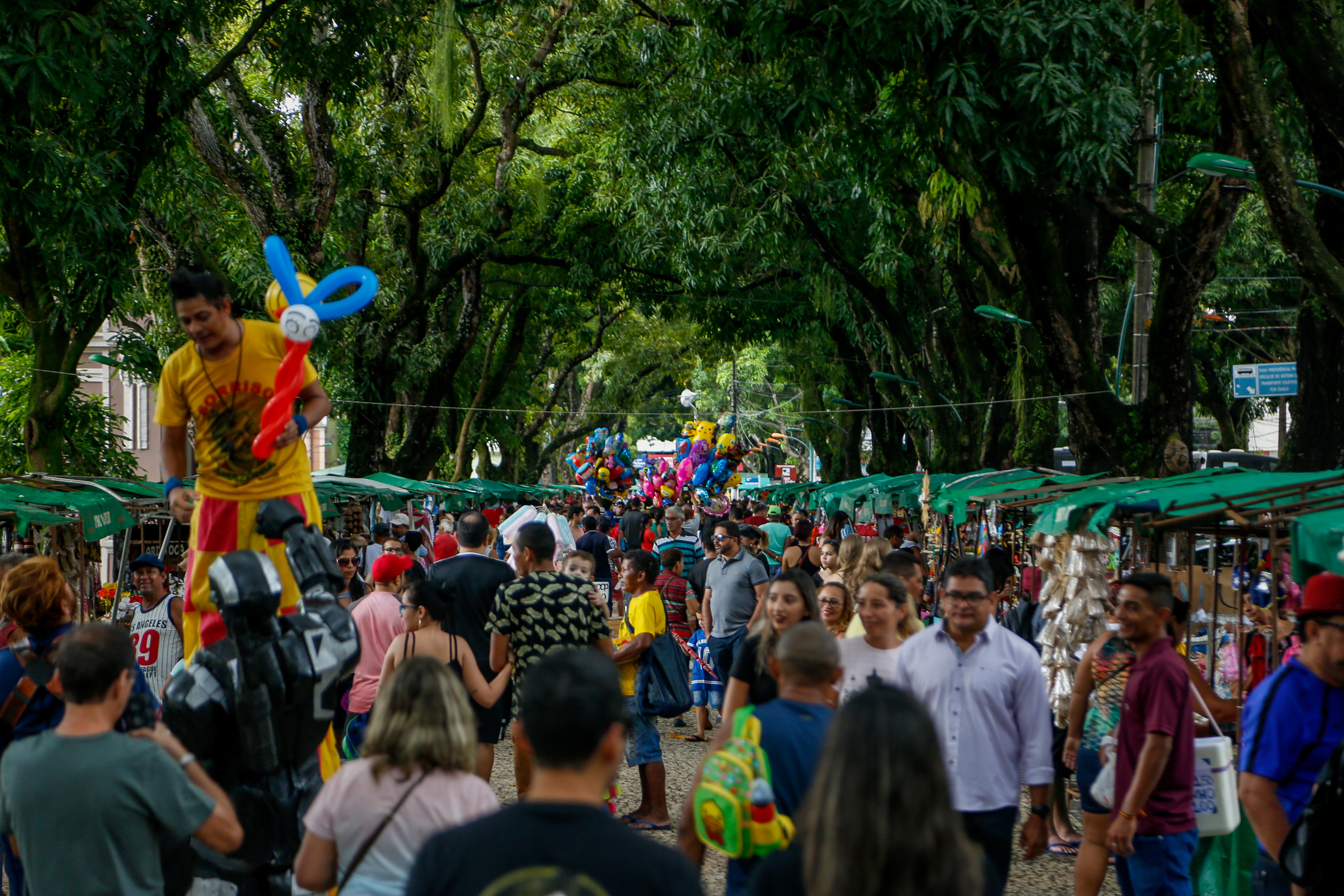 Organizada, praça da República é referência para o lazer em Belém