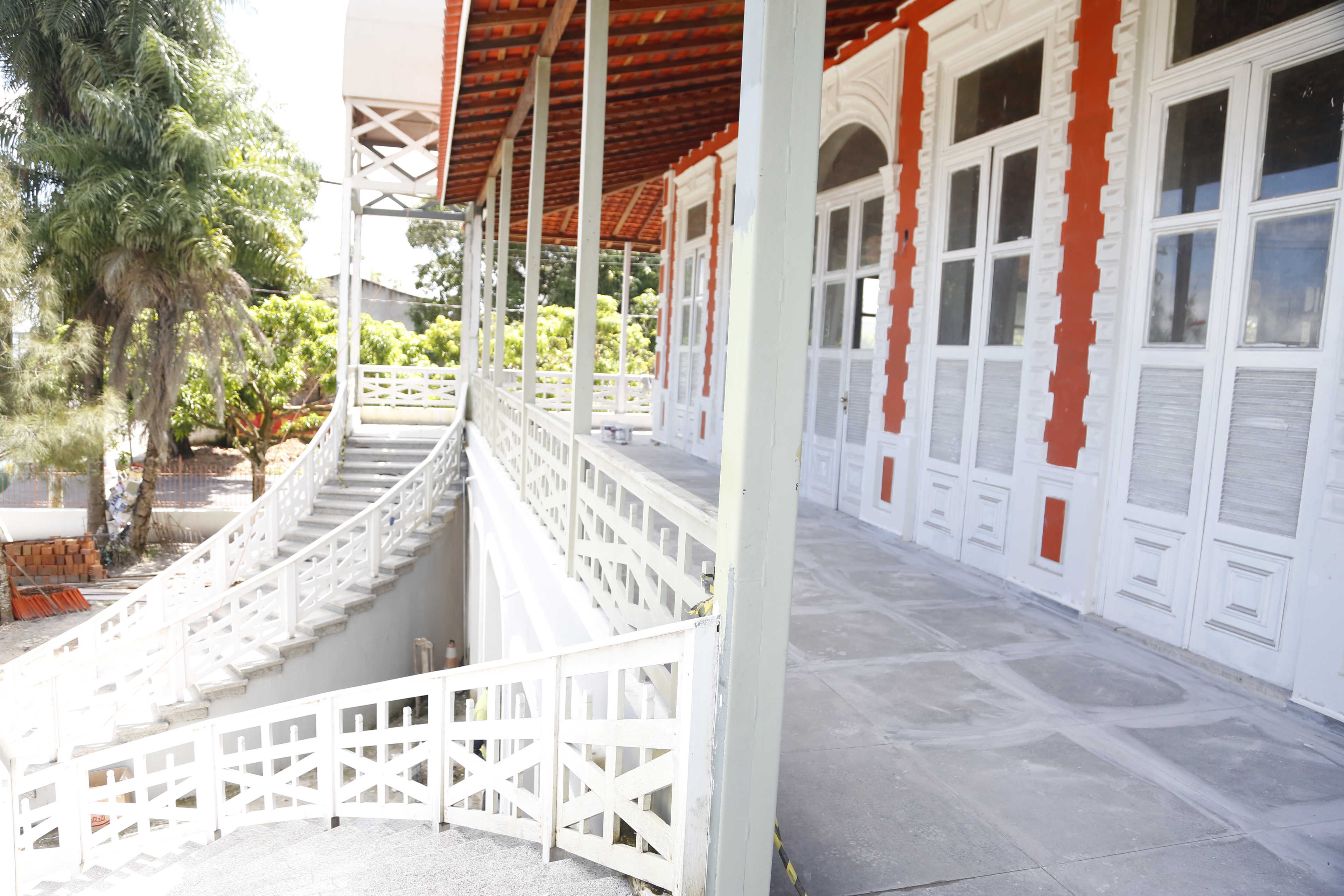 Obra de restauro do Chalé Tavares Cardoso recebe visita do Ministério Público