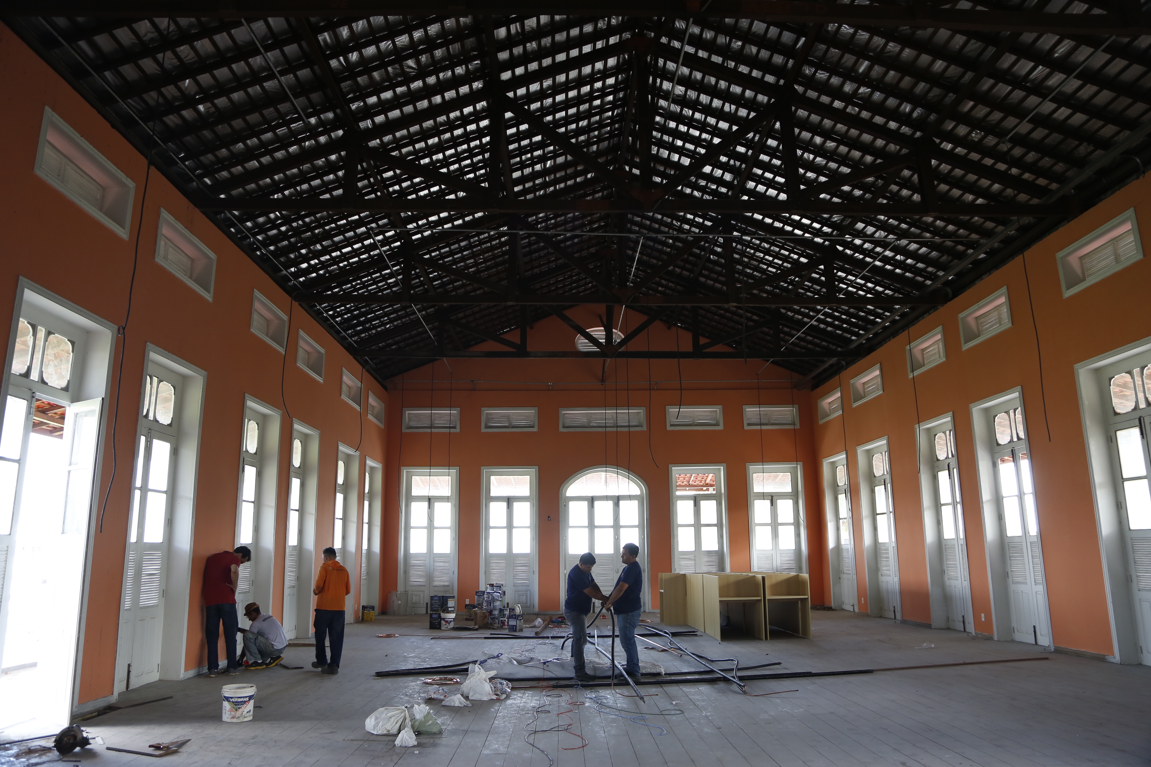 Obra de restauro do Chalé Tavares Cardoso recebe visita do Ministério Público