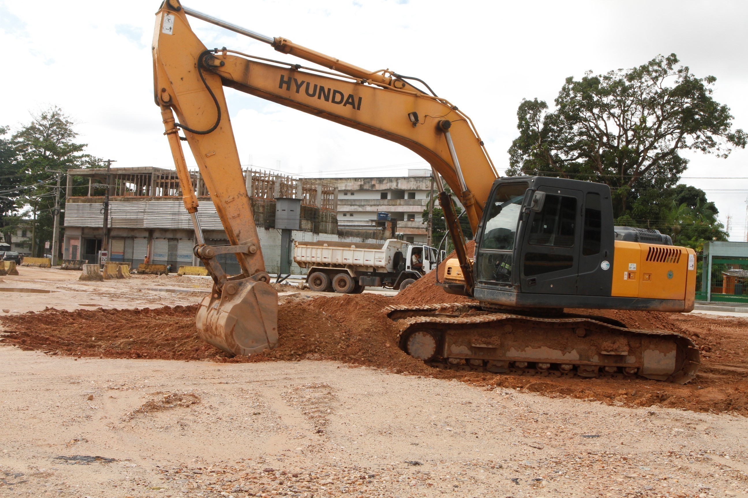 Greve de caminhoneiros afeta obras e serviços da Prefeitura de Belém