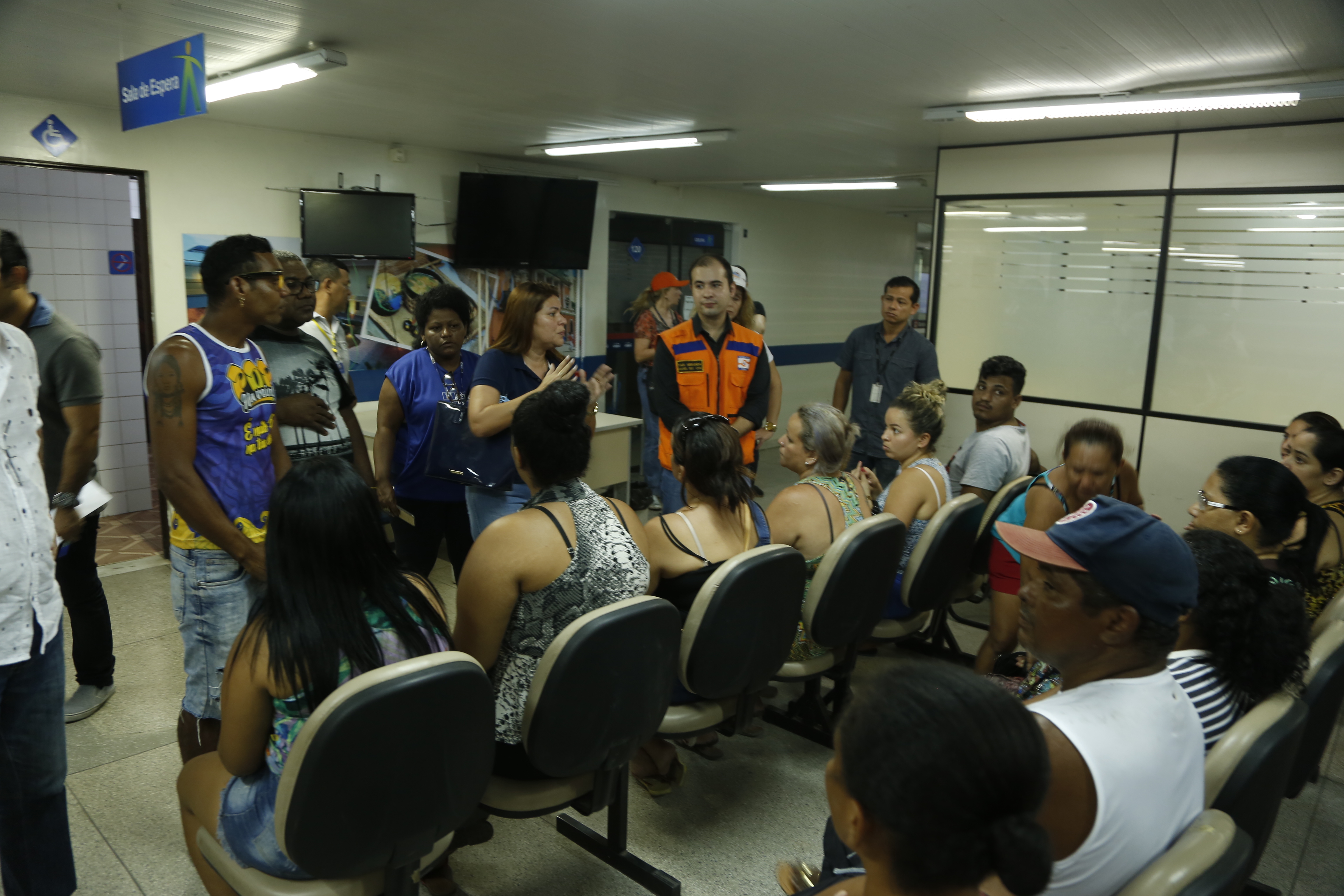 Prefeitura de Belém atende famílias atingidas por incêndio no Guamá
