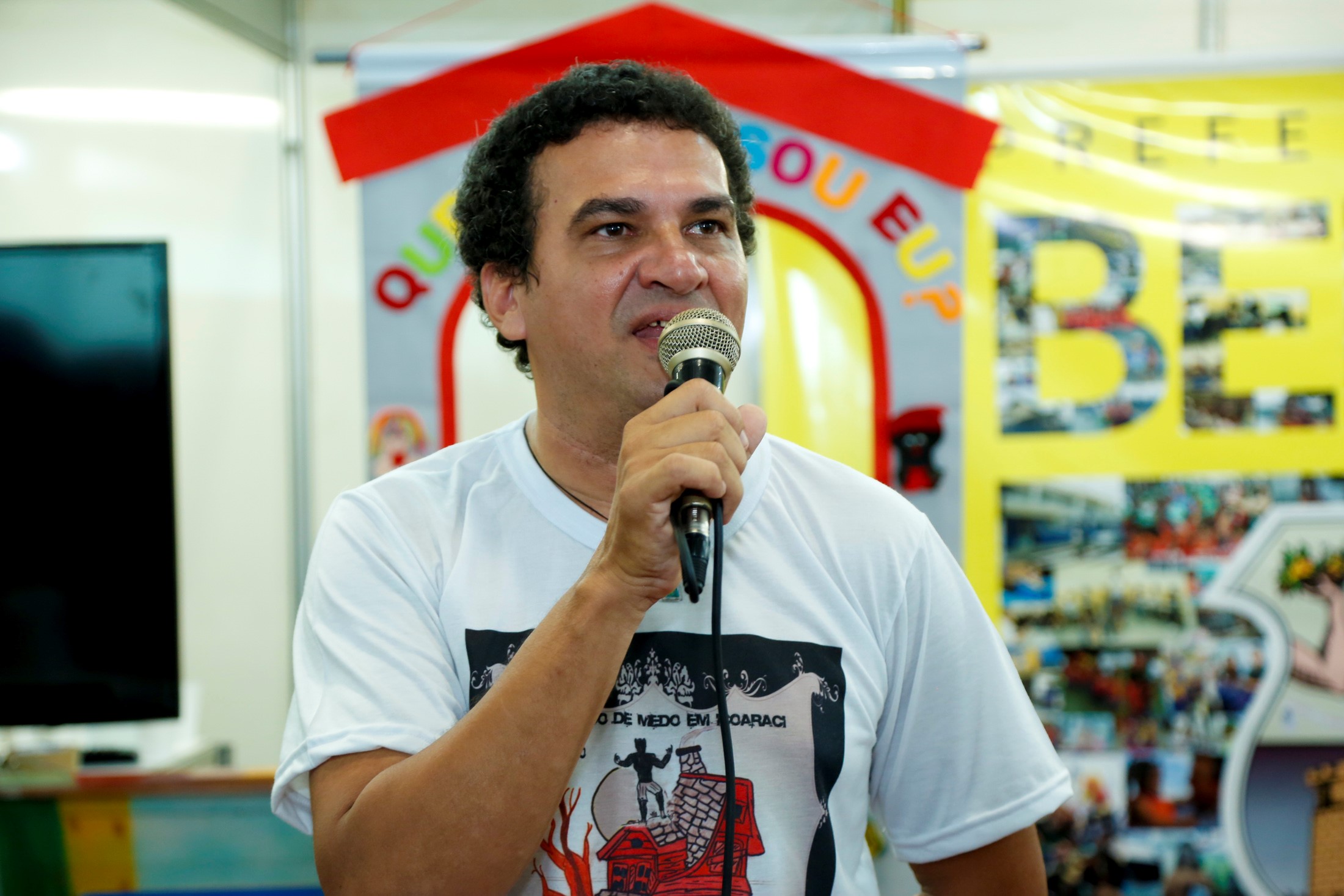 Alunos da rede municipal de ensino expõem obra literária na XXII Feira Pan-Amazônica do Livro