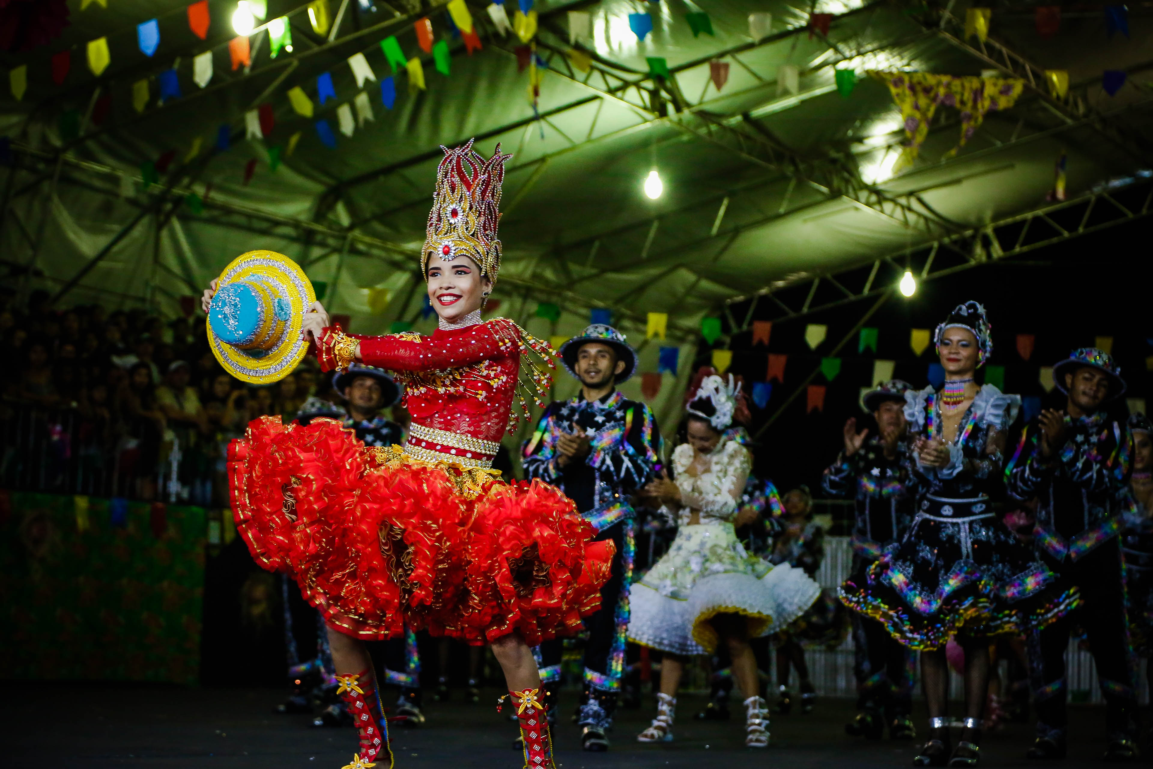 Arena do “Arraiá da Capitá” recebe centenas de pessoas no 2º dia de festas
