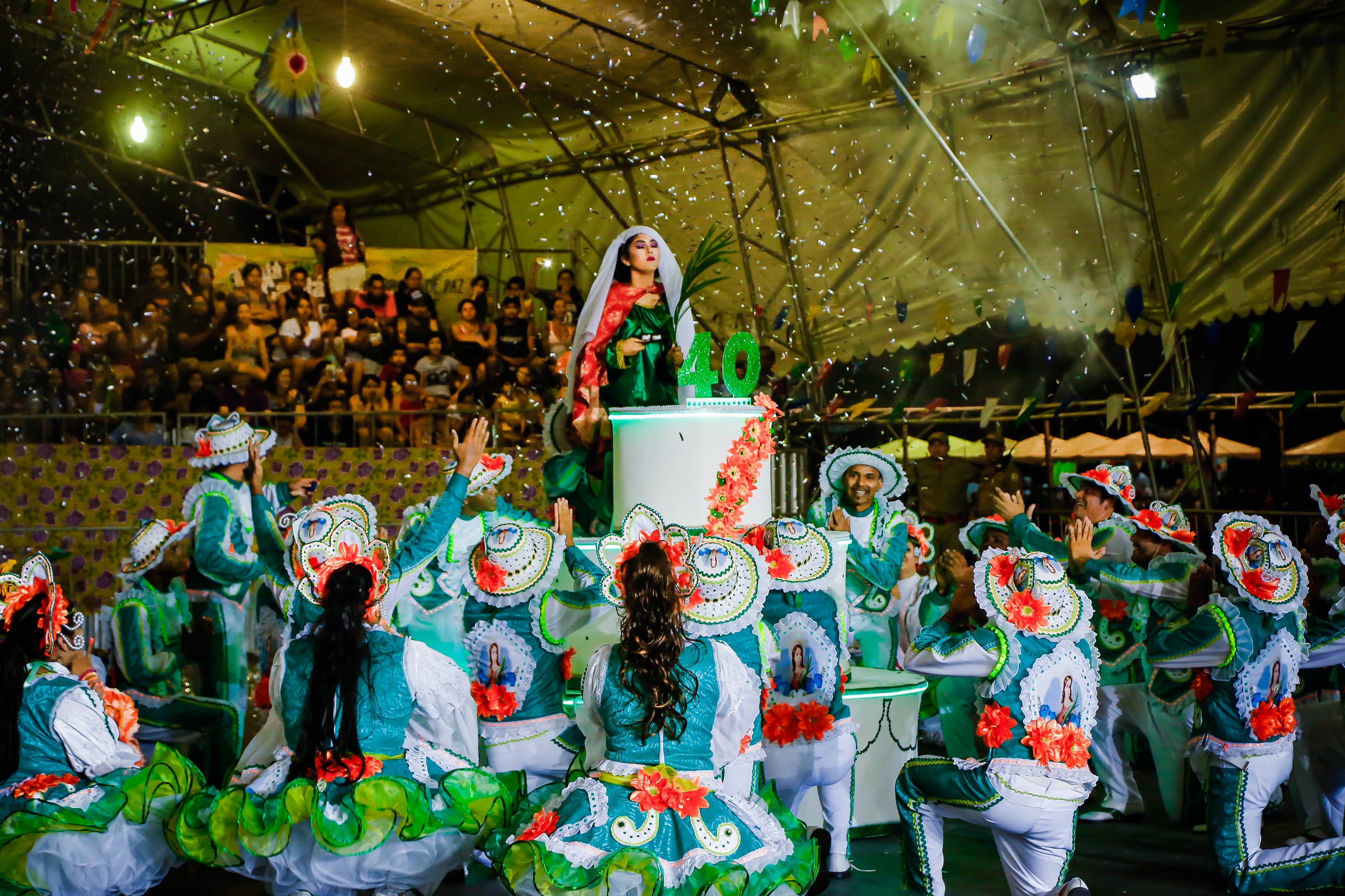 Emoção marca primeira noite da fase final do concurso oficial de quadrilhas juninas