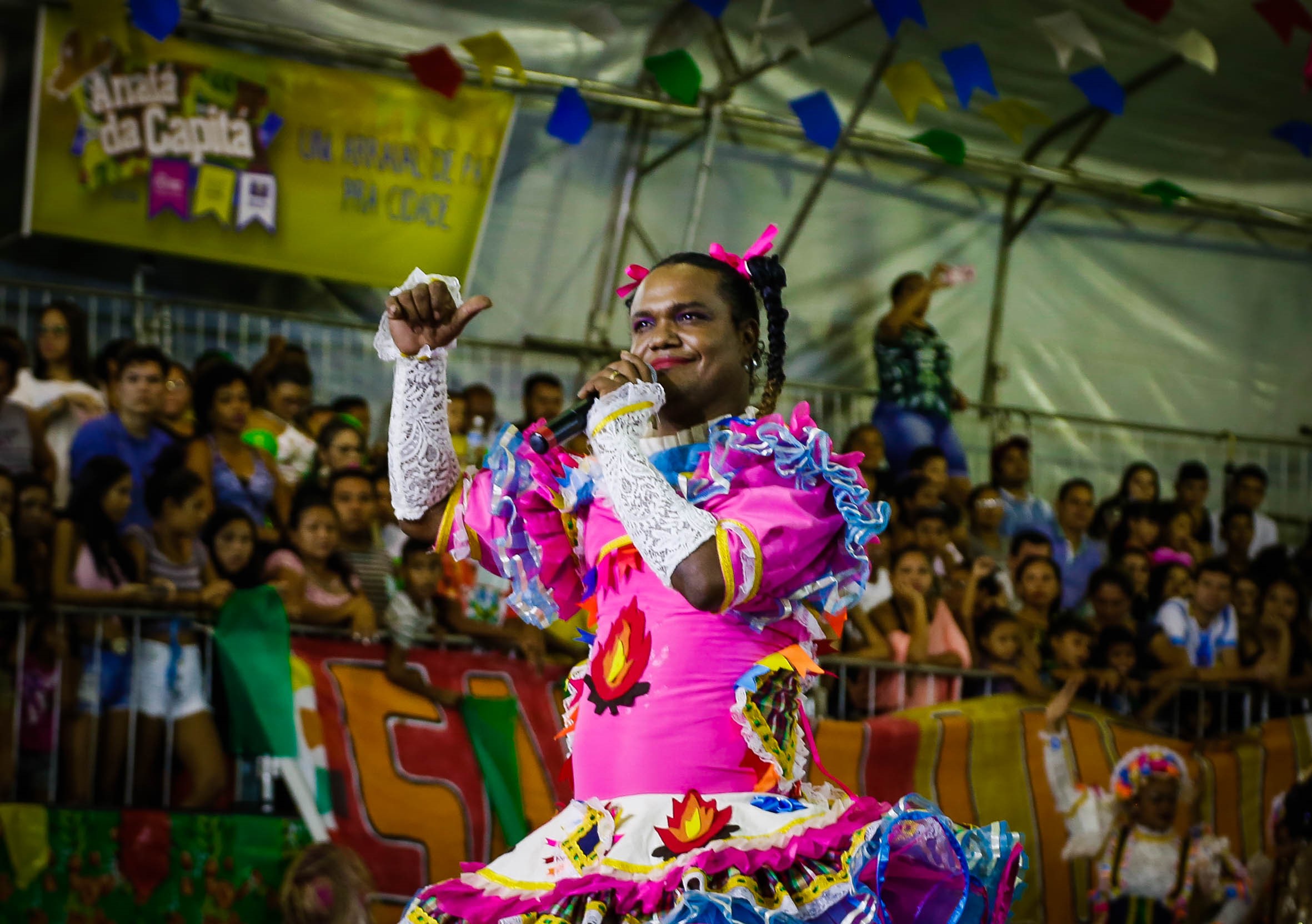Emoção marca primeira noite da fase final do concurso oficial de quadrilhas juninas