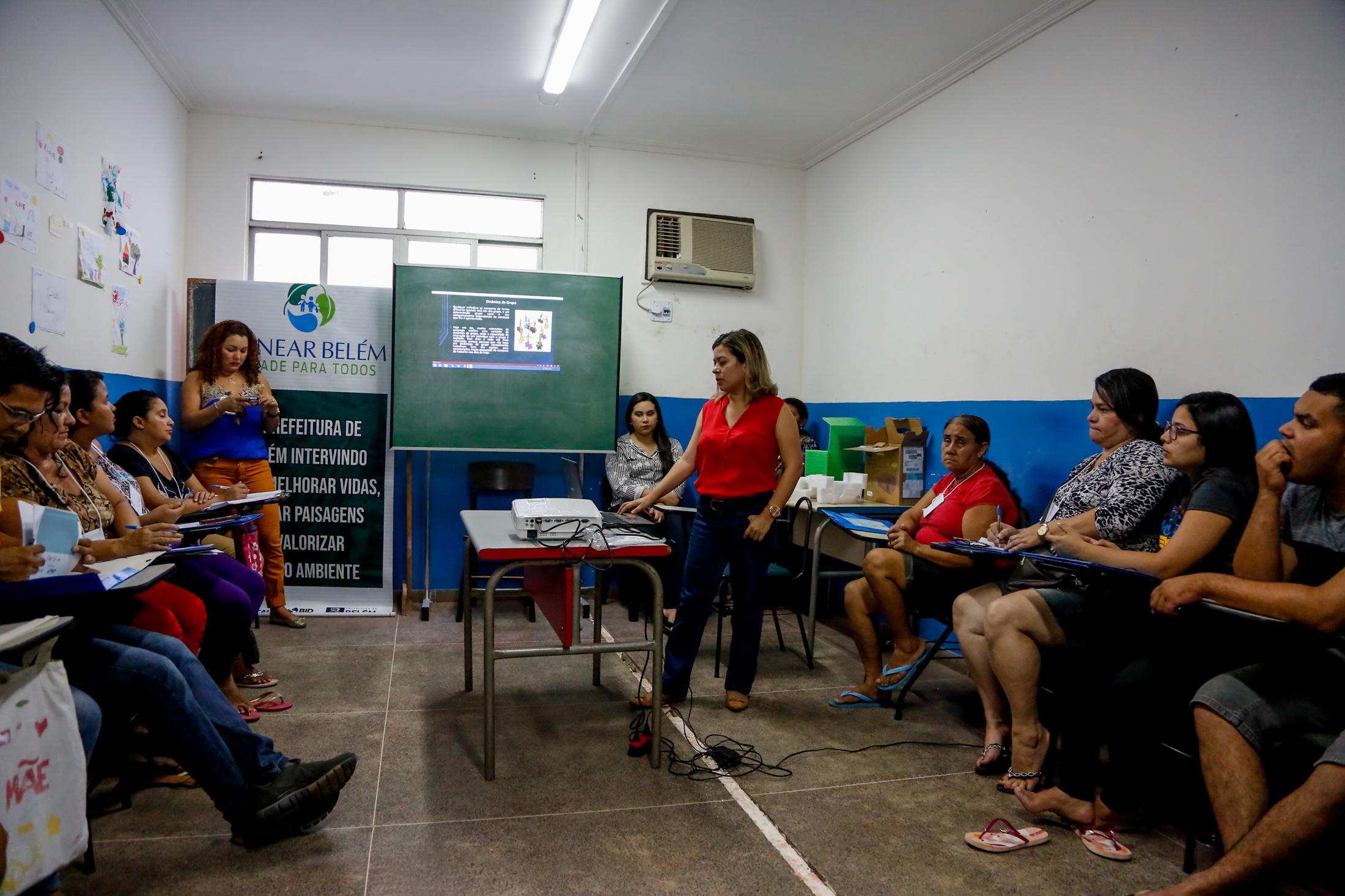 Oficina de currículo apresenta serviços do Portal do Trabalhador e Fundo Ver-o-Sol para comunidade