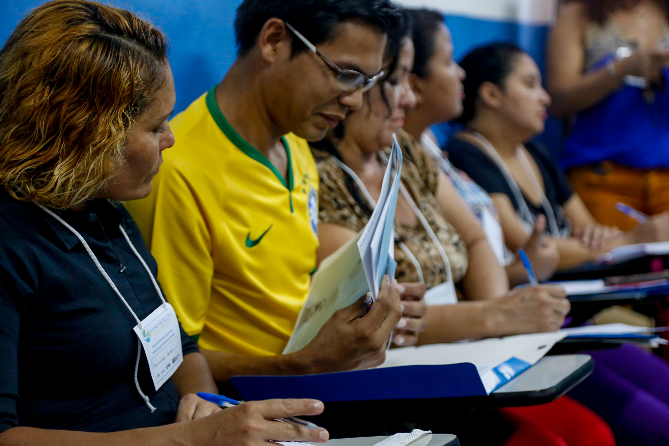Oficina de currículo apresenta serviços do Portal do Trabalhador e Fundo Ver-o-Sol para comunidade