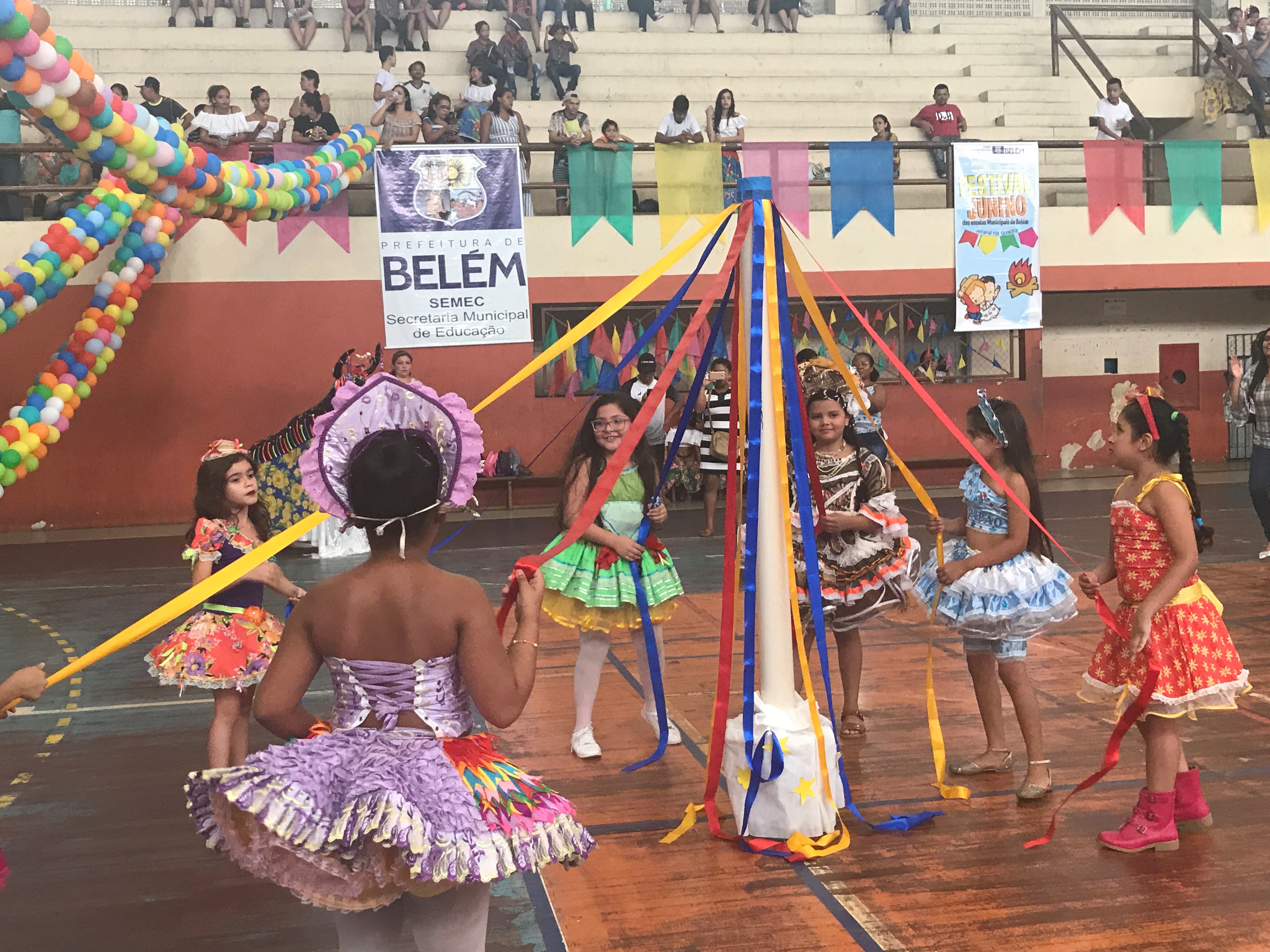 Mais de 500 estudantes participam do IV Festival Junino da Semec