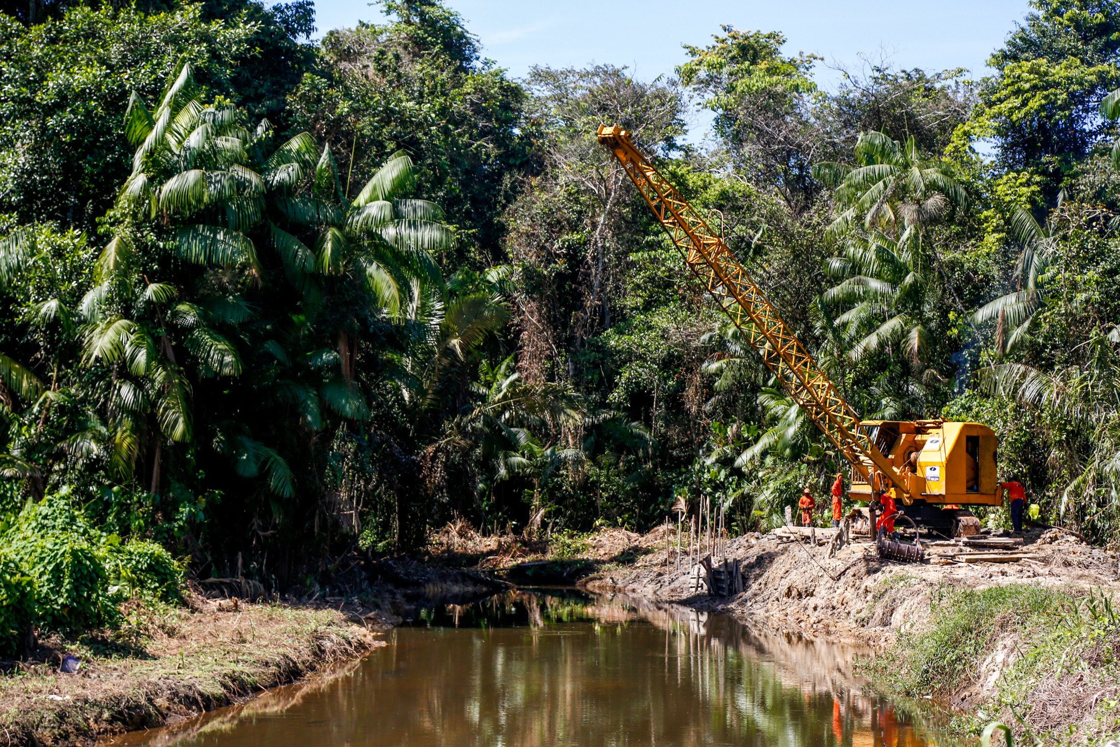 Canais do bairro Curió Utinga recebem saneamento e dragagem para combater alagamentos