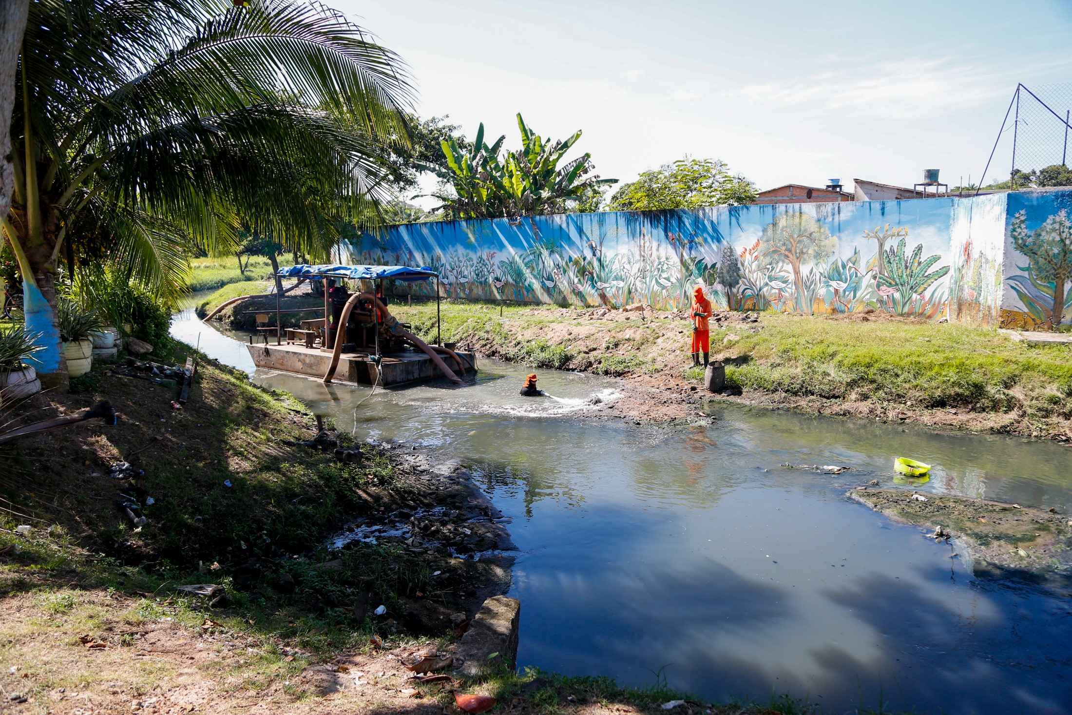 Canais do bairro Curió Utinga recebem saneamento e dragagem para combater alagamentos