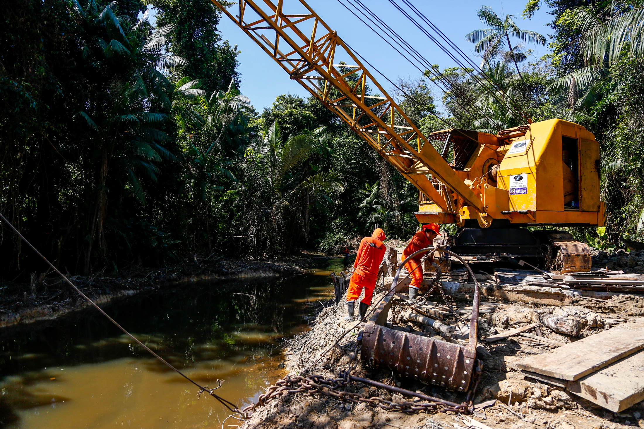 Canais do bairro Curió Utinga recebem saneamento e dragagem para combater alagamentos