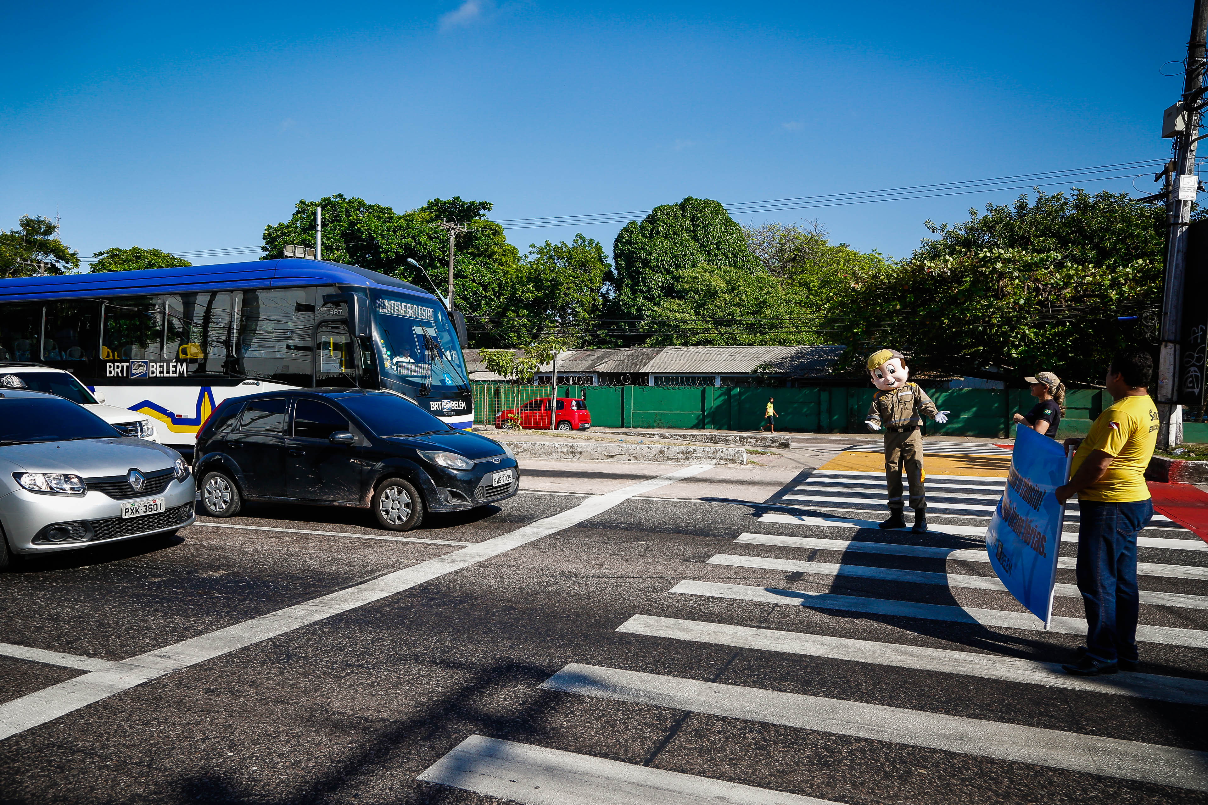 SeMob orienta veranistas em ação nas ruas de Belém