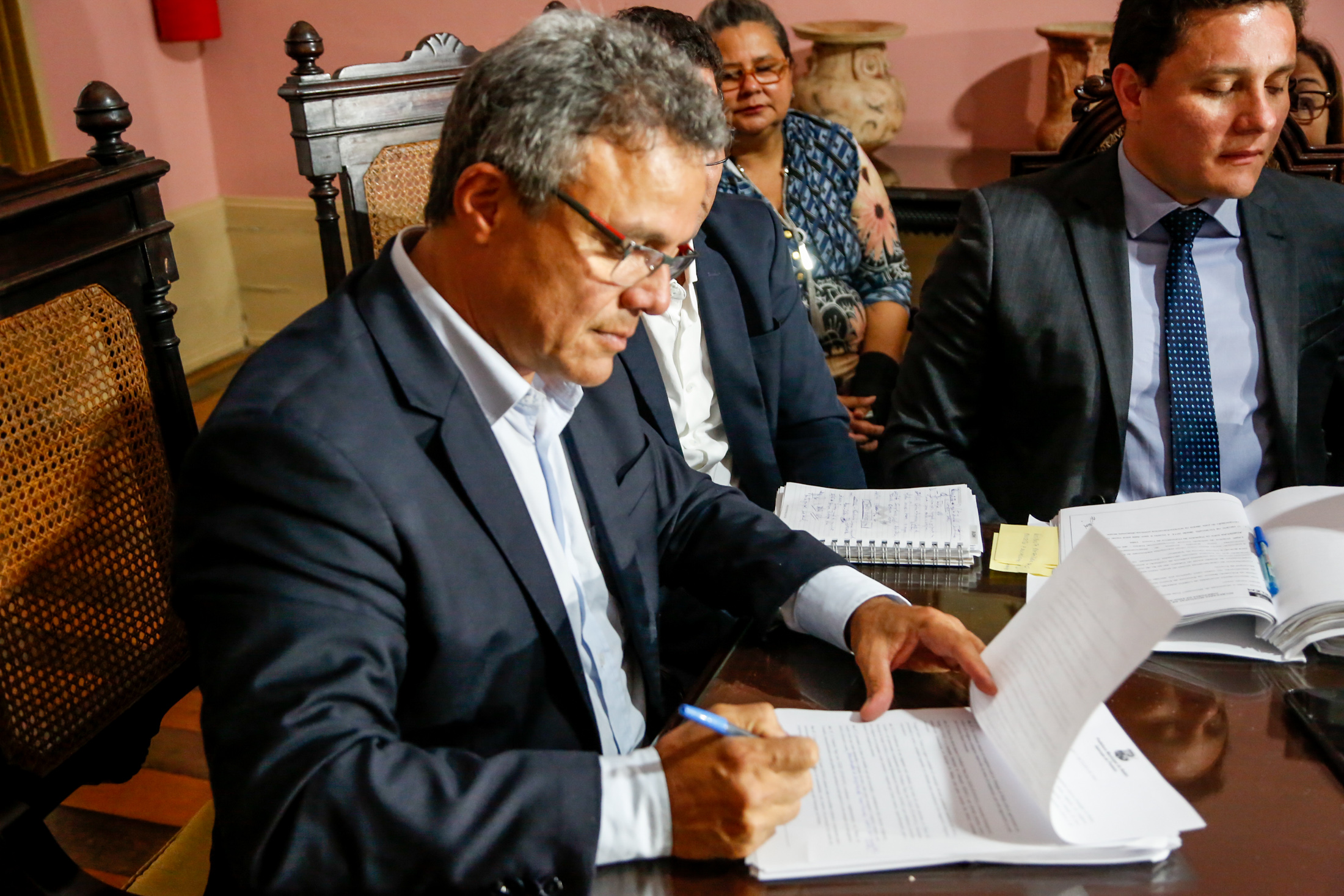Prefeitura de Belém impõe condição para tirar crianças venezuelanas das ruas