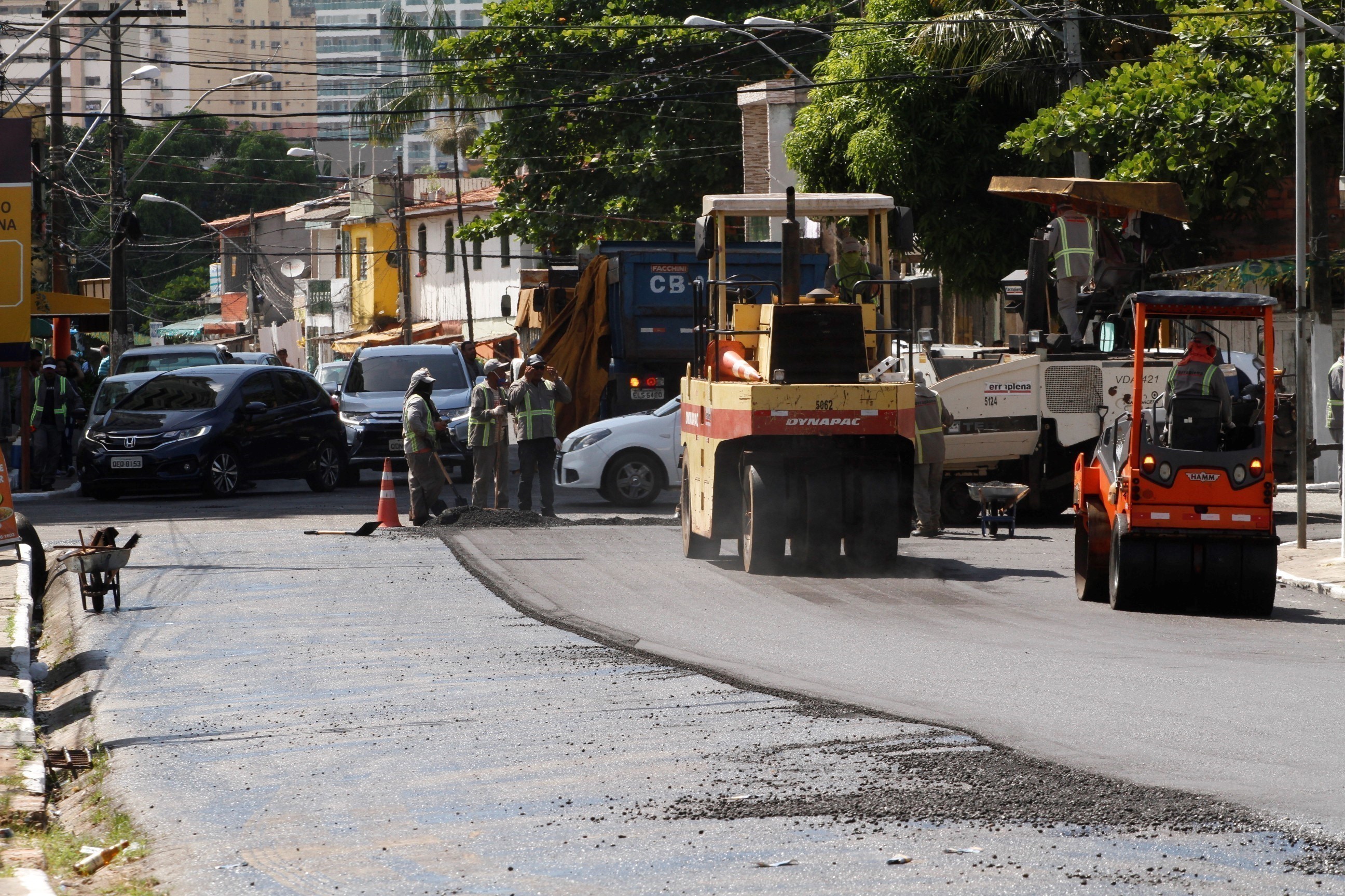 Prefeitura de Belém realiza obras de drenagem e pavimentação por toda a cidade
