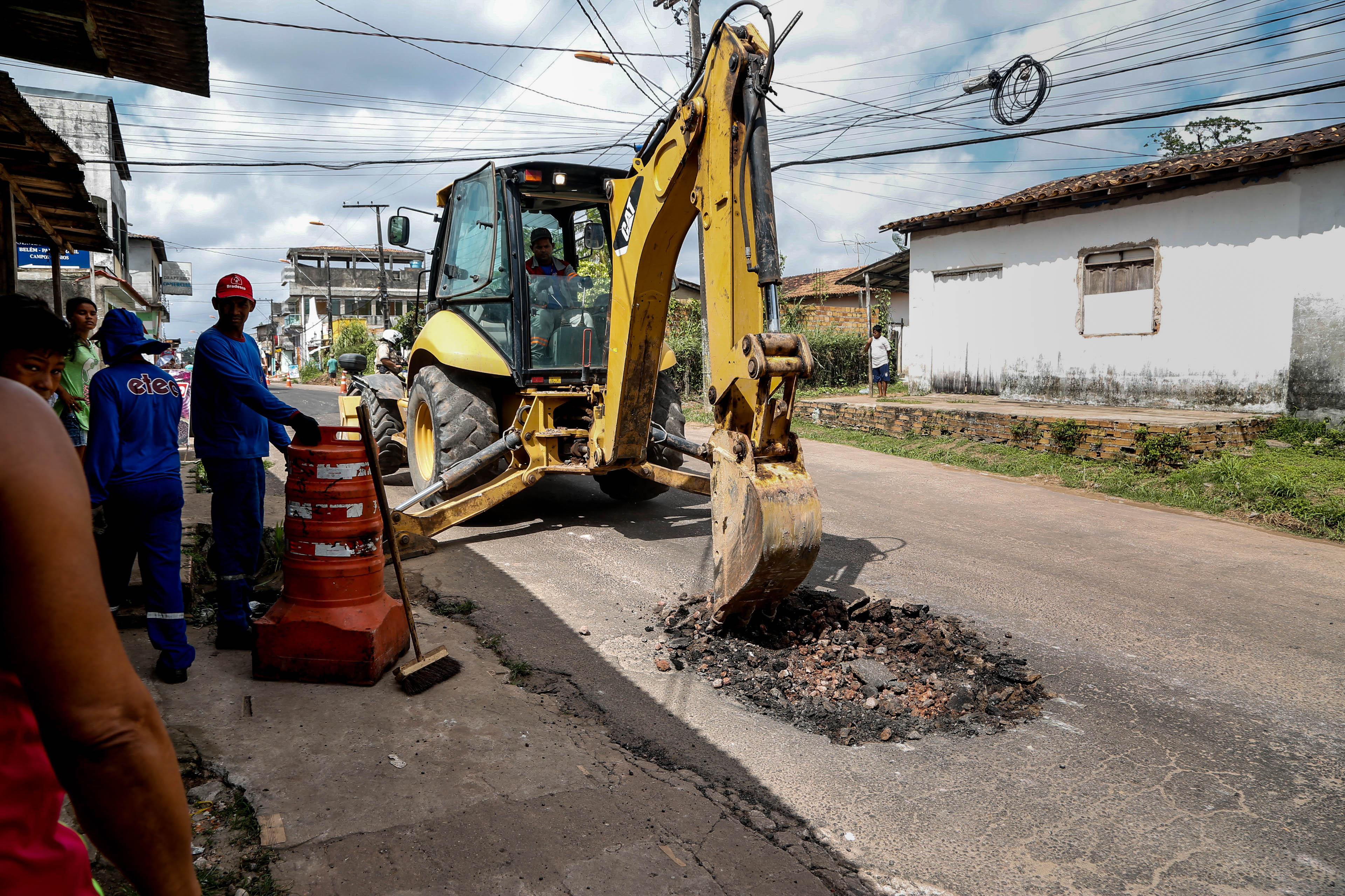 Obras de saneamento beneficiam moradores do Tapanã