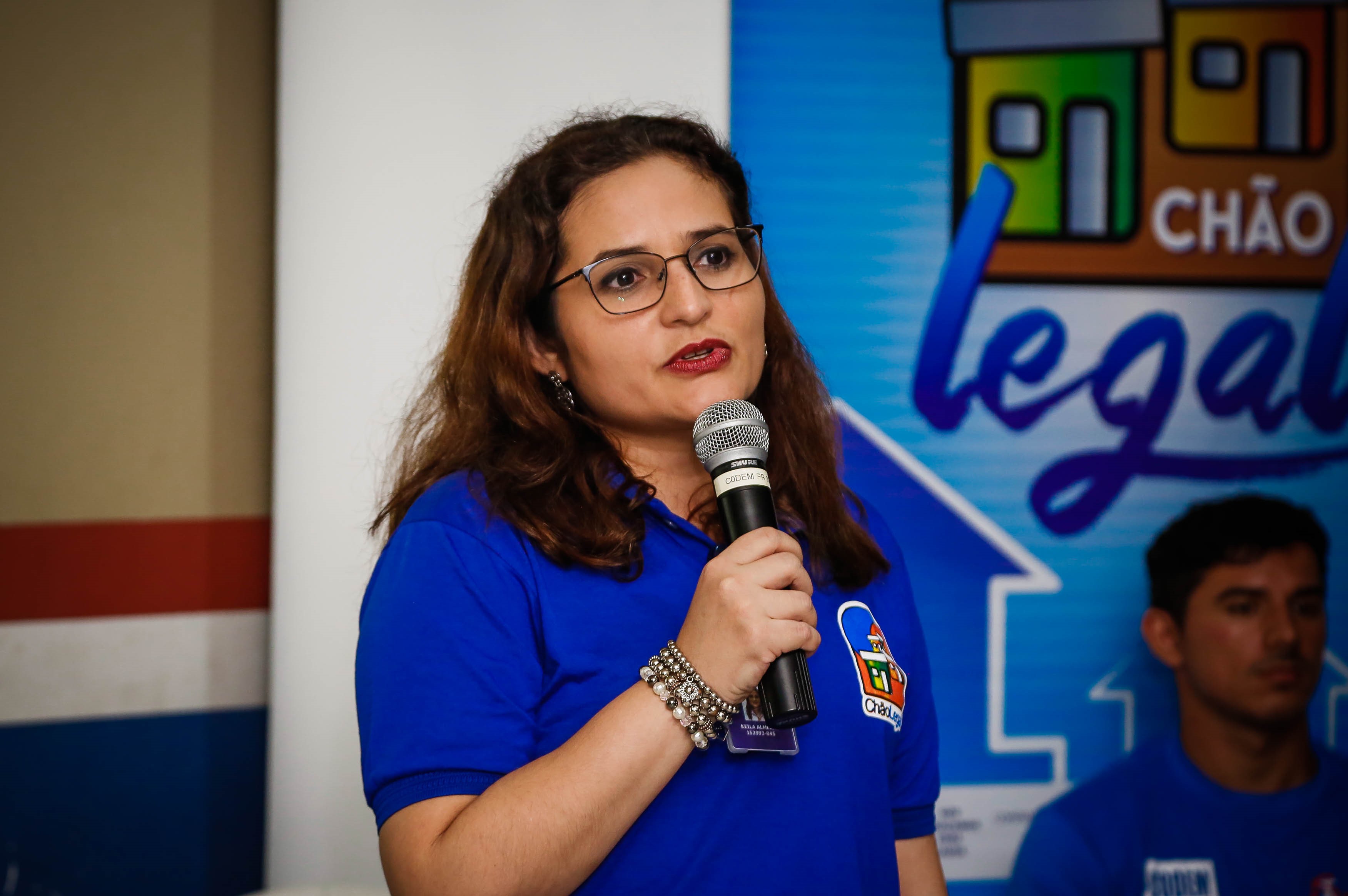 Moradores beneficiados pelo Sanear Belém recebem orientações sobre o Programa Chão Legal