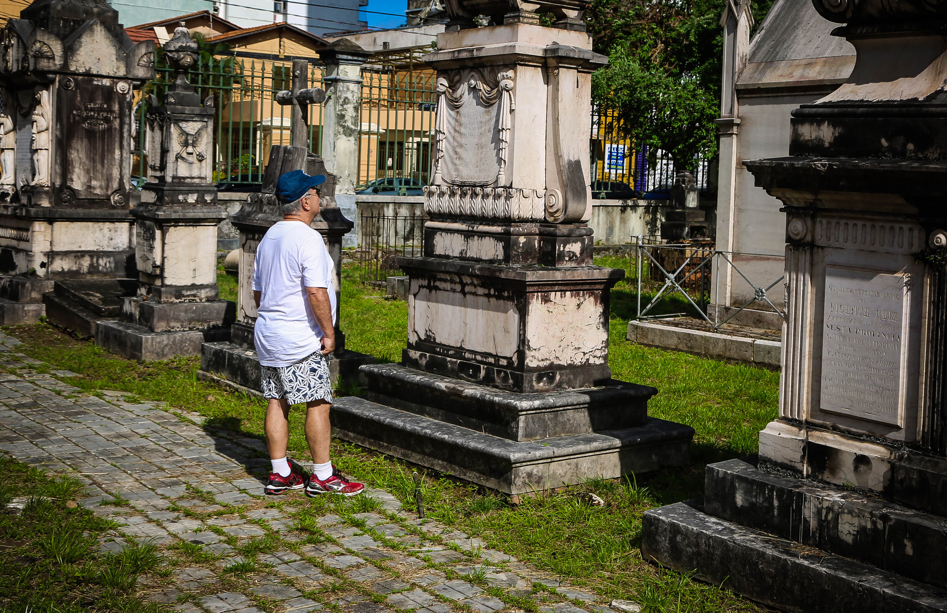 Cemitérios de Belém têm domingo tranquilo no Dia dos Pais