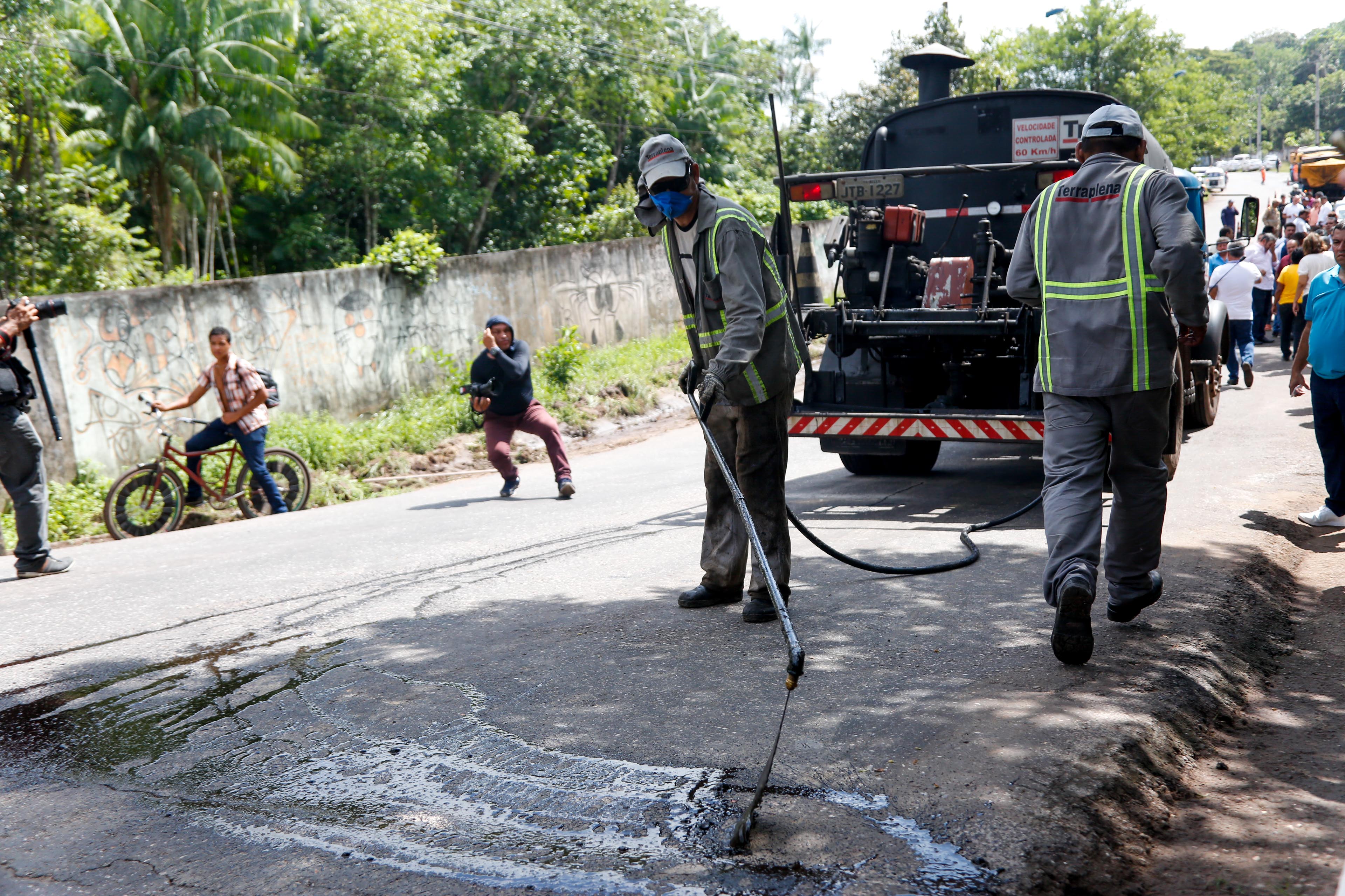 Obras de recuperação e asfaltamento de vias em Belém continuam em ritmo acelerado 