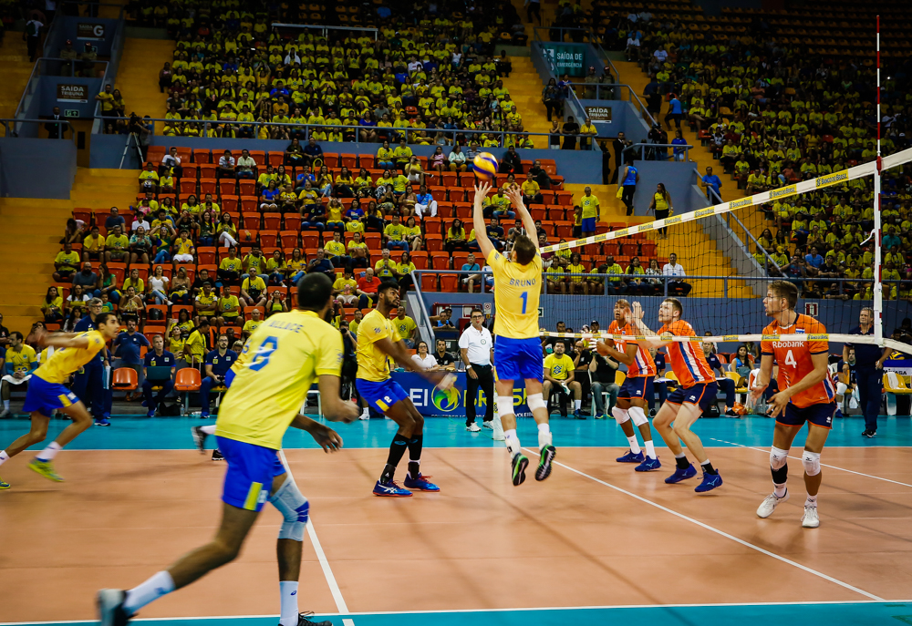 Seleção Brasileira de Vôlei vence Holanda com show da torcida paraense nas arquibancadas