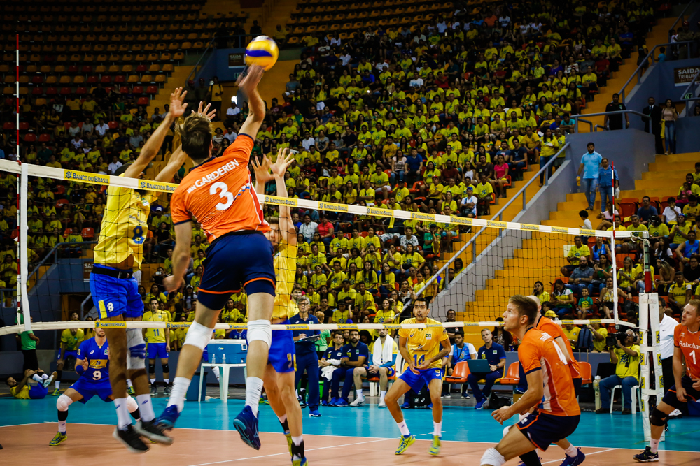 Seleção Brasileira de Vôlei vence Holanda com show da torcida paraense nas arquibancadas