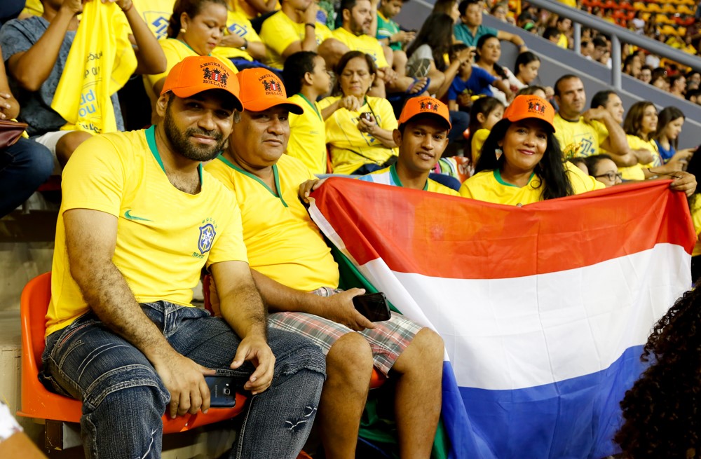 Seleção Brasileira de Vôlei vence Holanda com show da torcida paraense nas arquibancadas