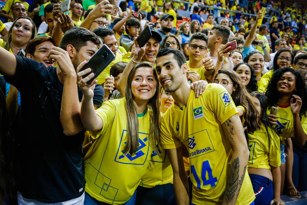 Seleção Brasileira de Vôlei vence Holanda com show da torcida paraense nas arquibancadas