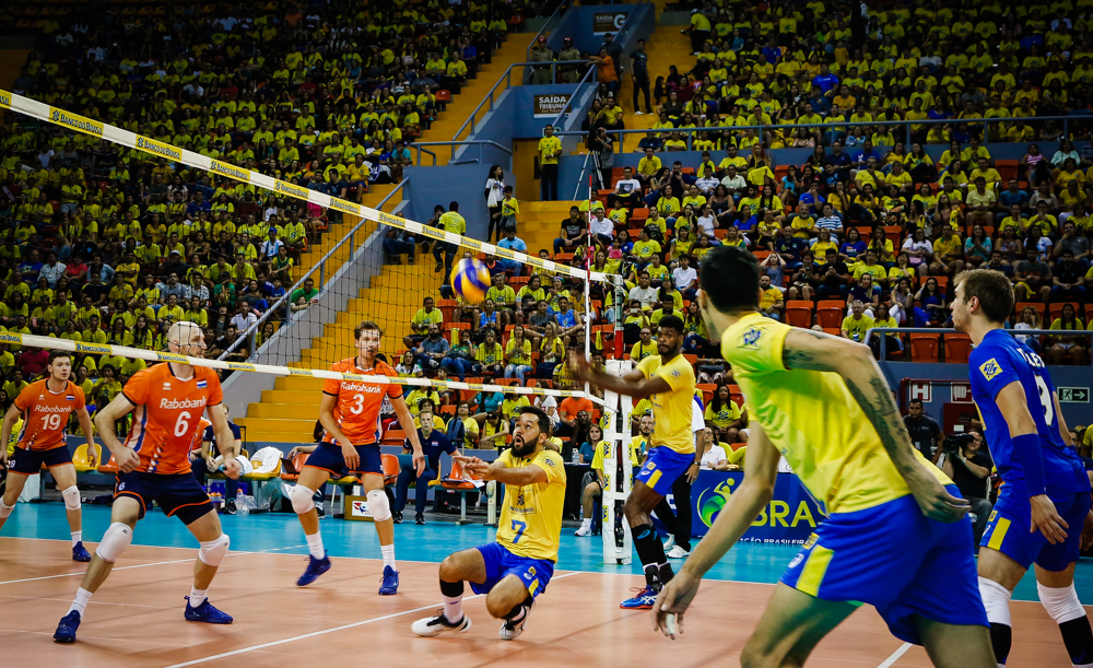 Seleção Brasileira de Vôlei vence Holanda com show da torcida paraense nas arquibancadas
