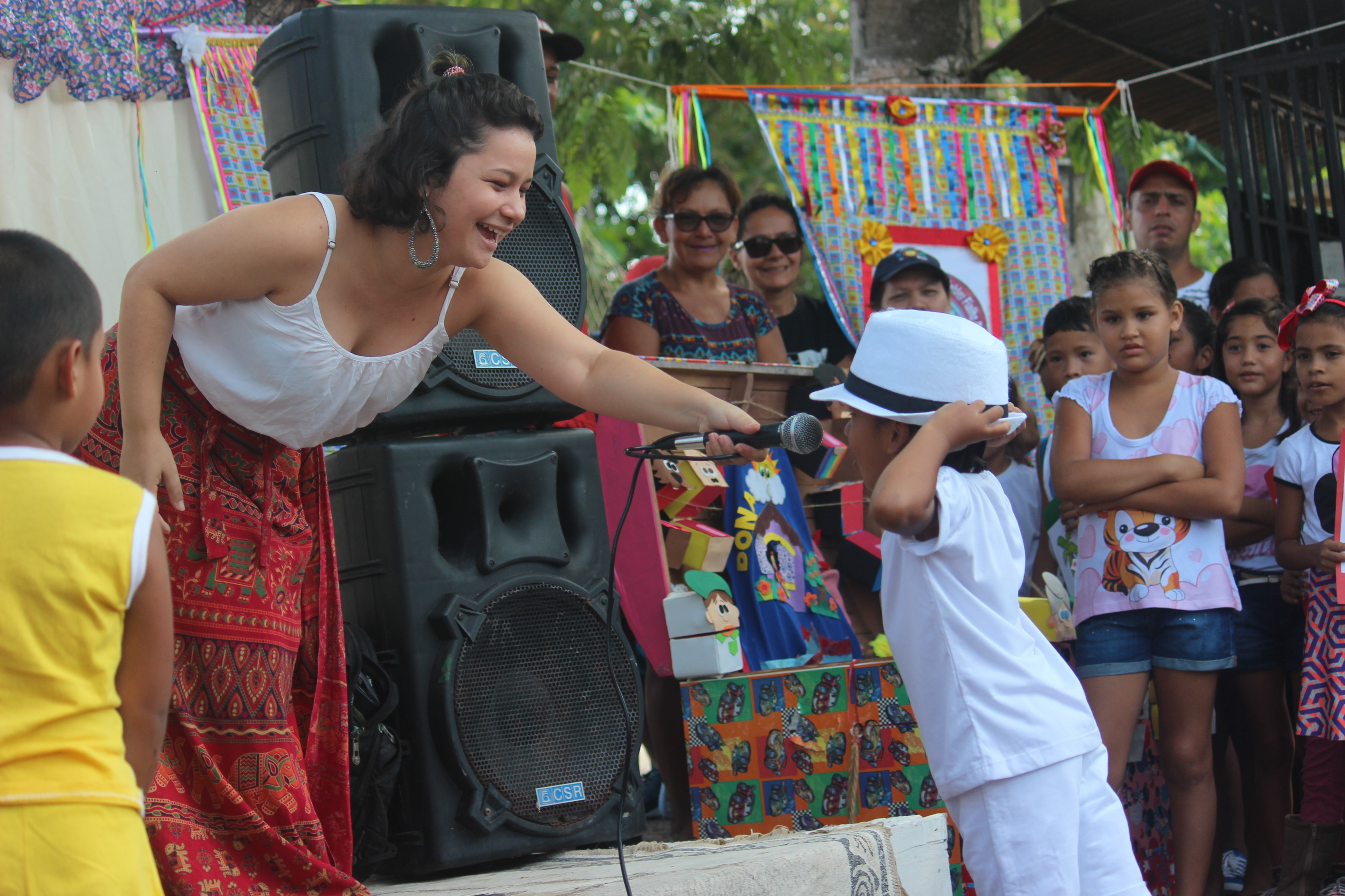 “Biblioteca vai à Praia” leva arte, leitura e educação ambiental a Outeiro