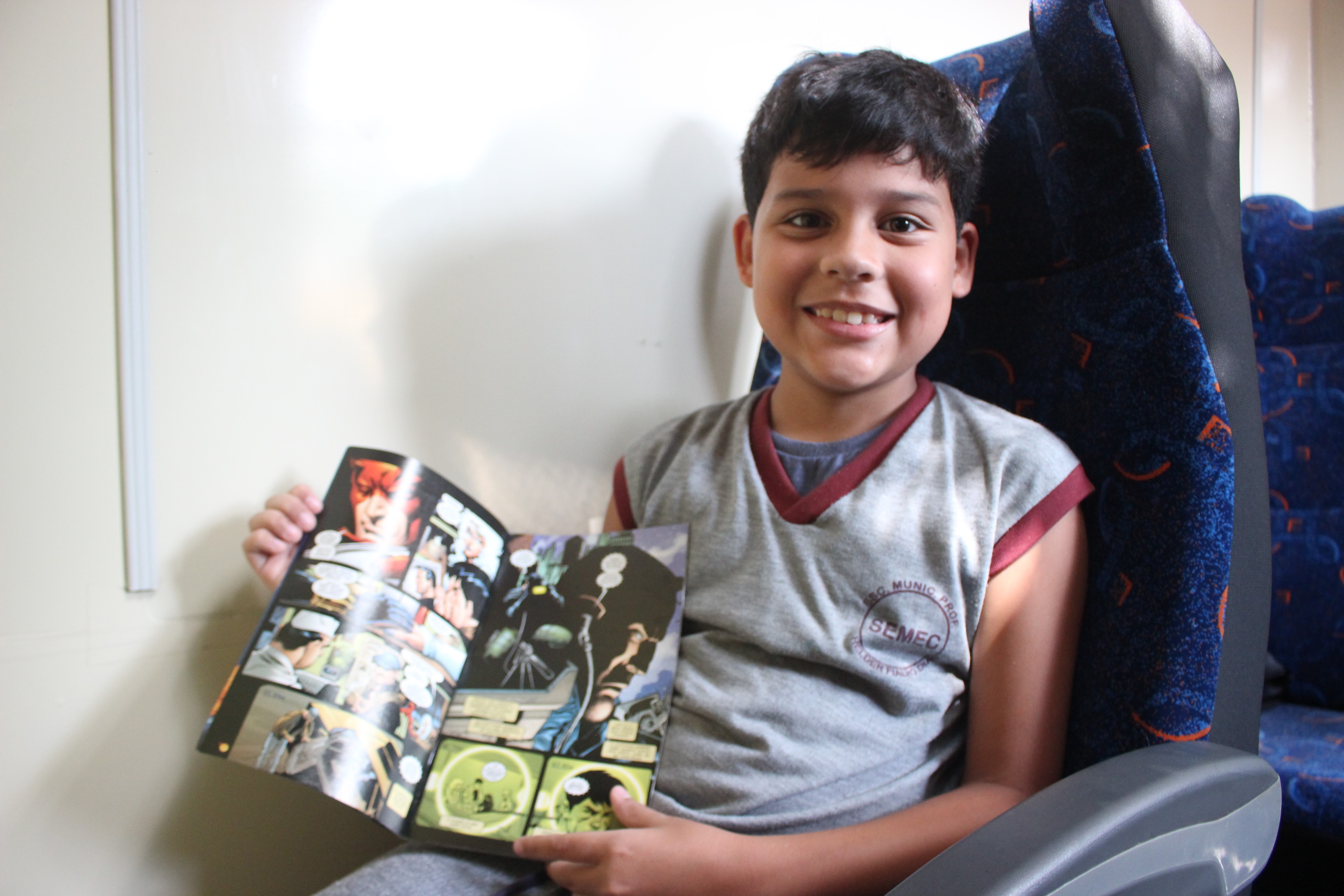 “Biblioteca vai à Praia” leva arte, leitura e educação ambiental a Outeiro